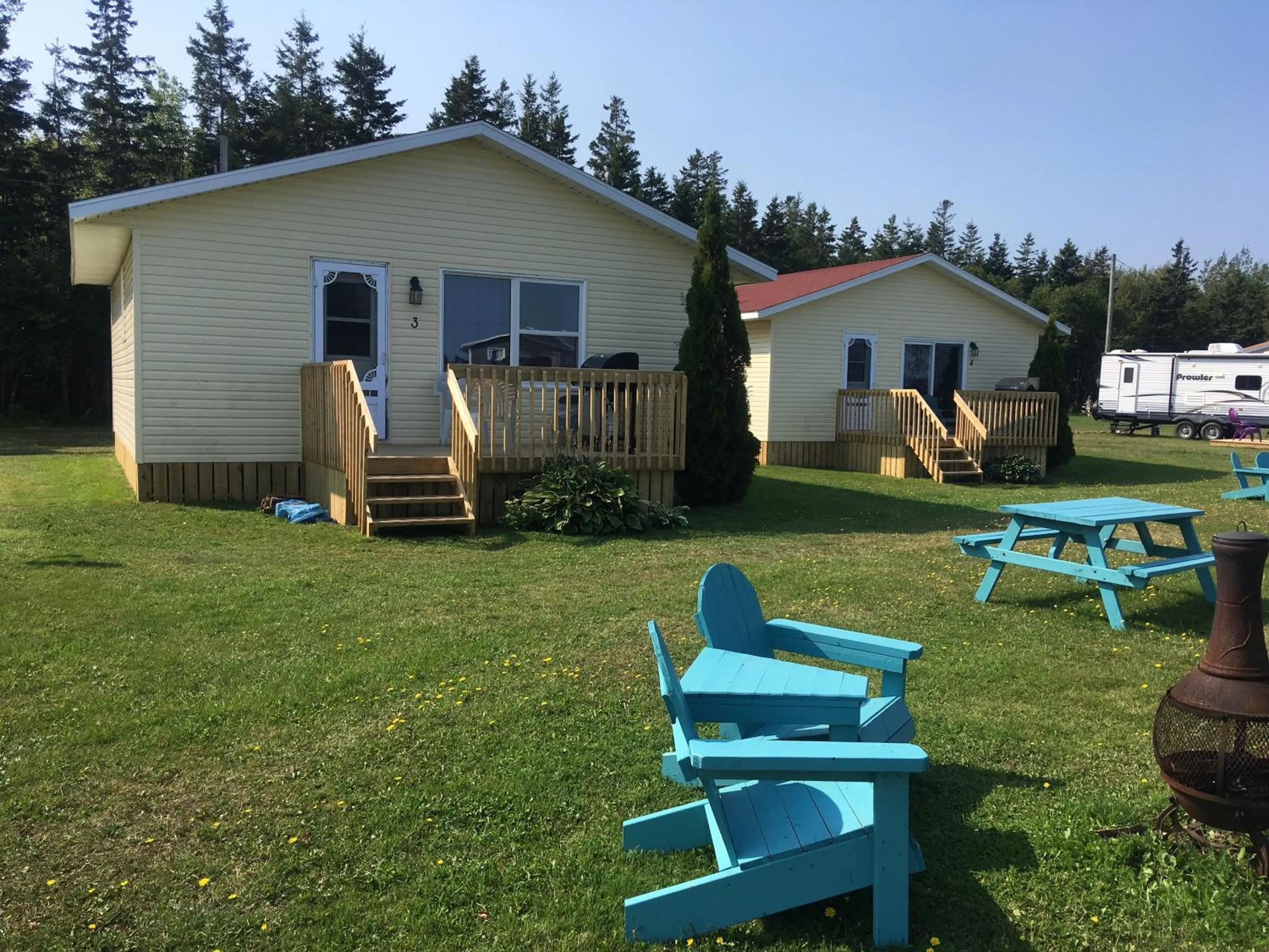 Day in Baywatch Lighthouse Cottages & Motel