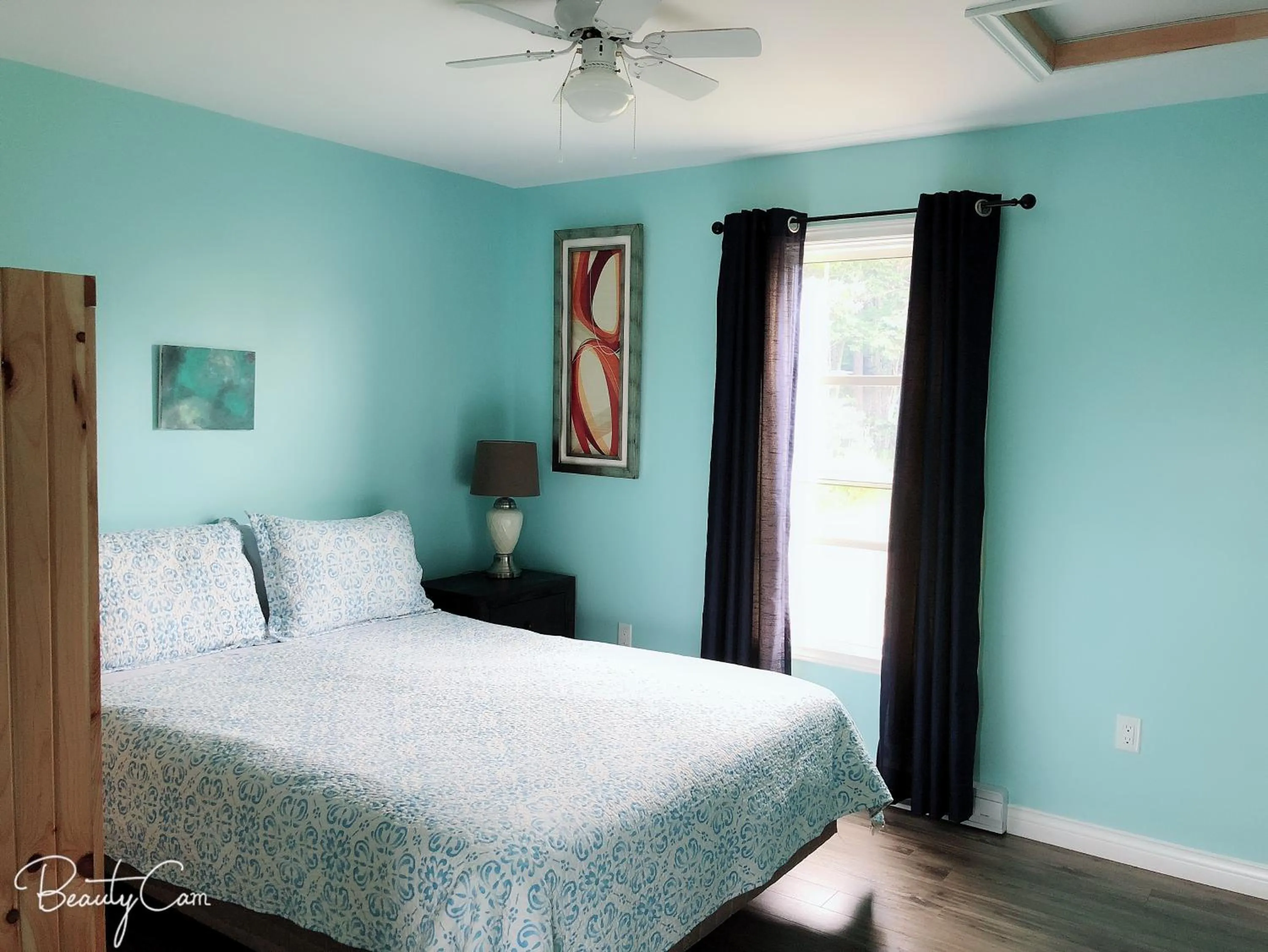 Photo of the whole room, Bed in Baywatch Lighthouse Cottages & Motel