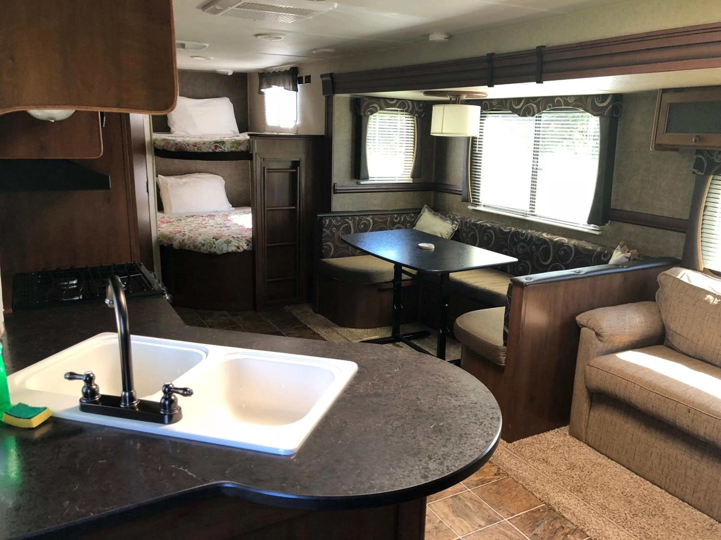 Bed in Baywatch Lighthouse Cottages & Motel