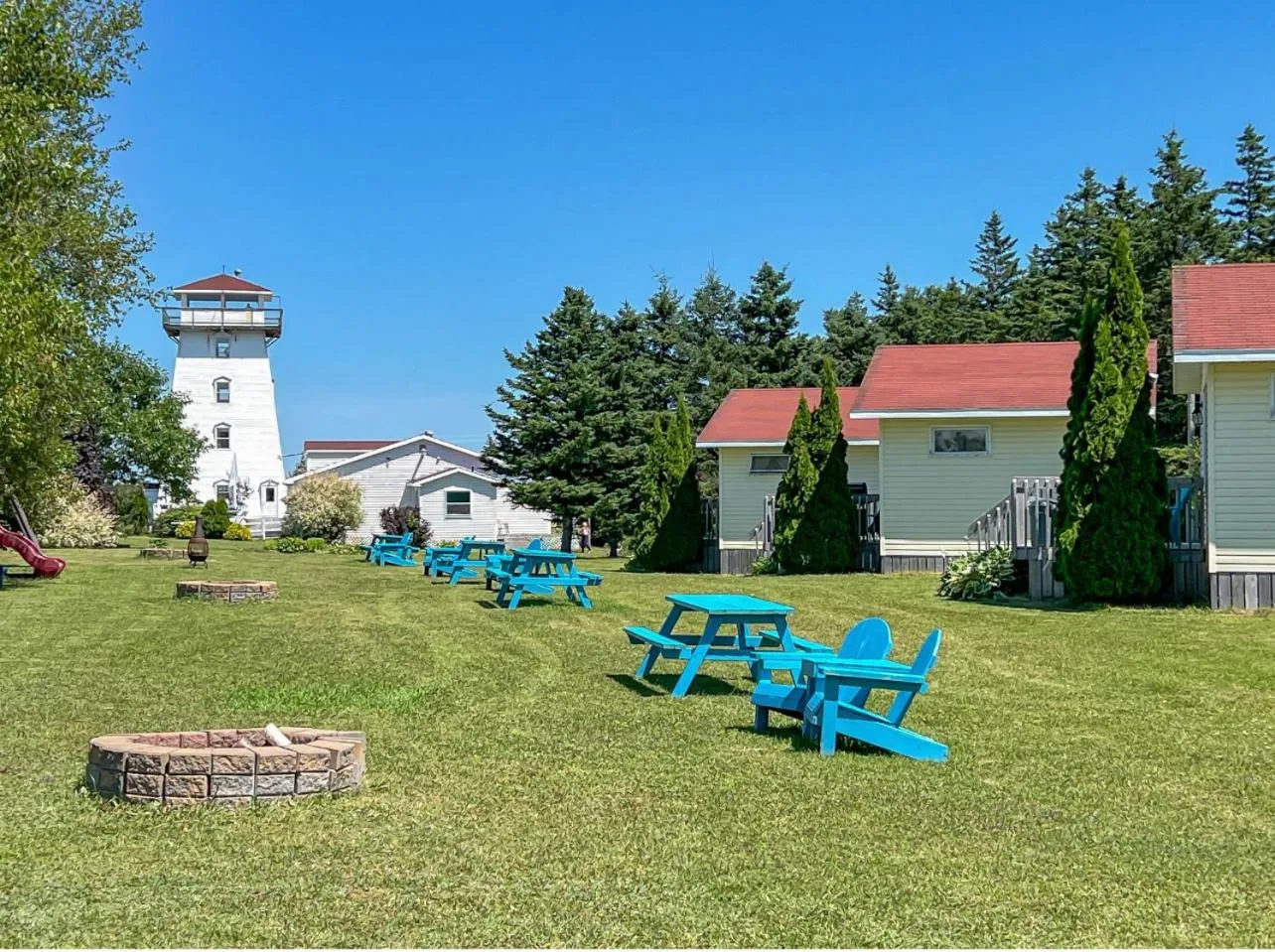 Property building in Baywatch Lighthouse Cottages & Motel