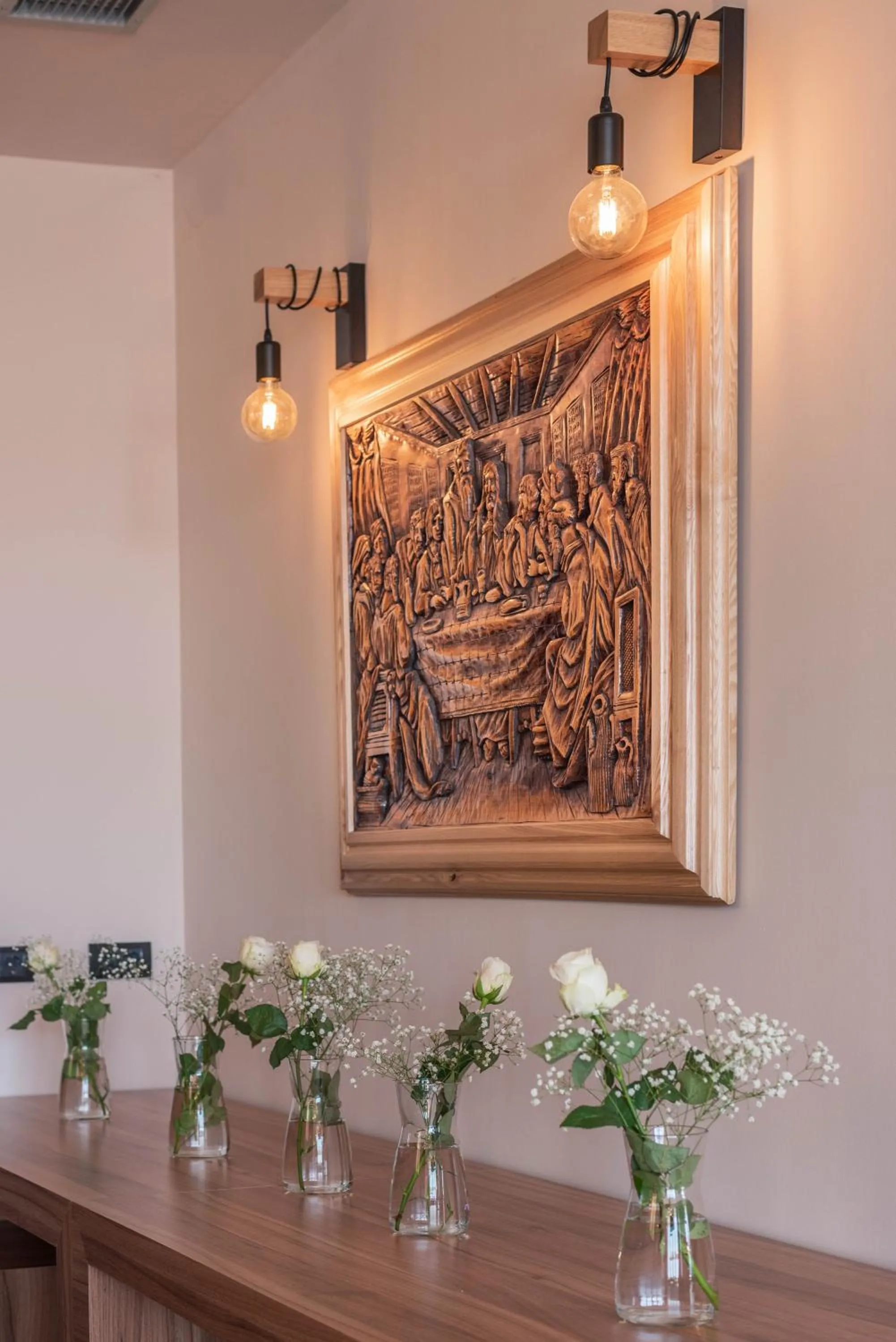 Restaurant/places to eat in Hotel Aloha