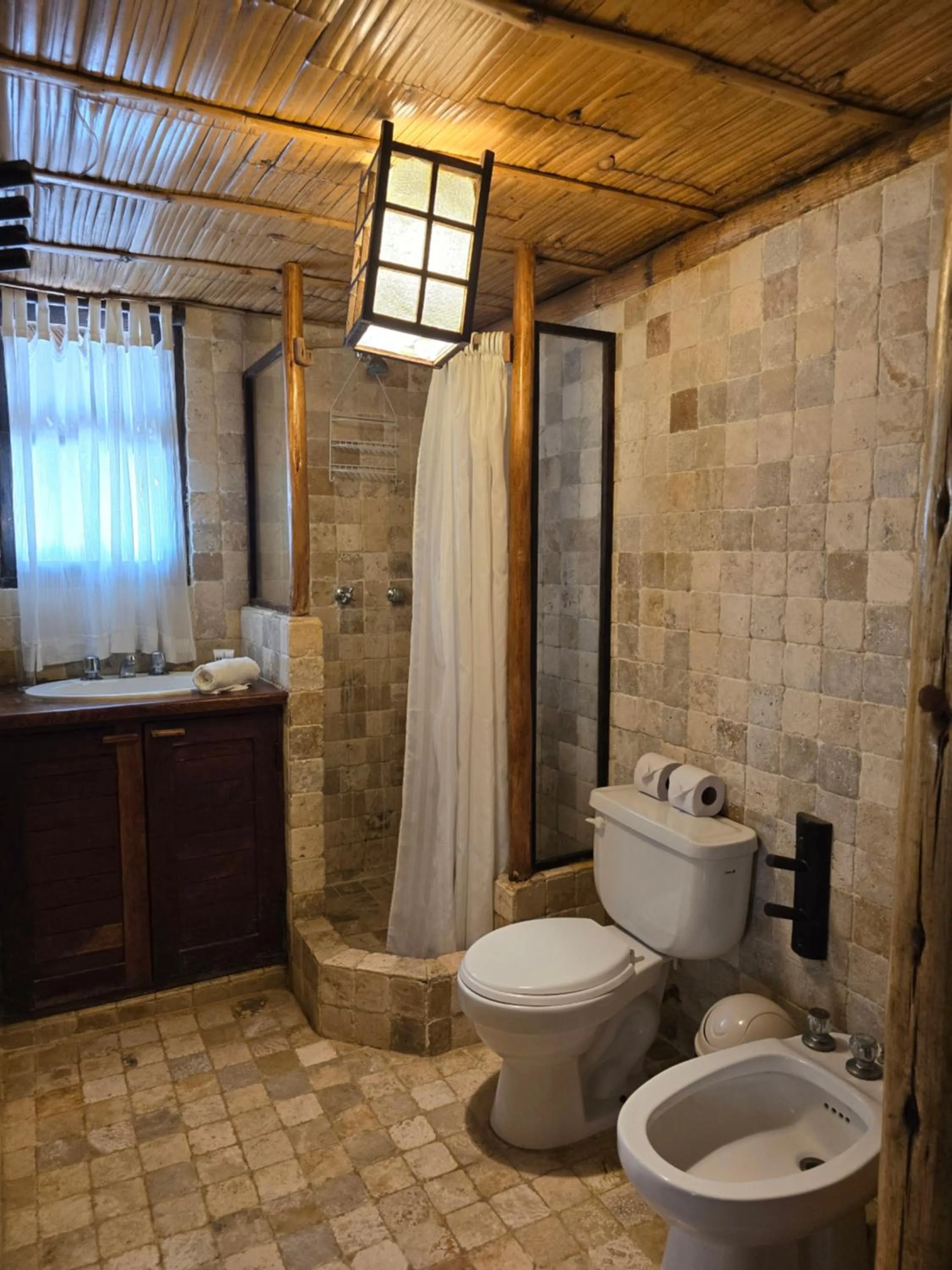 Bathroom in Las Cabañas de Antica