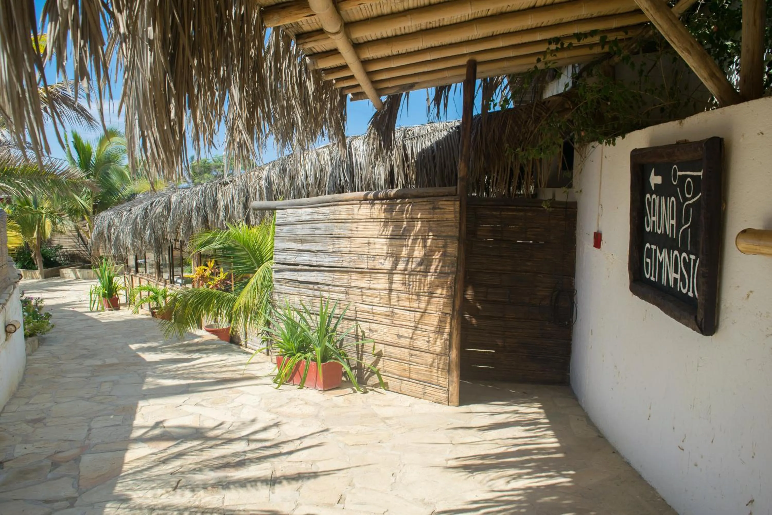 Facade/entrance in Las Cabañas de Antica