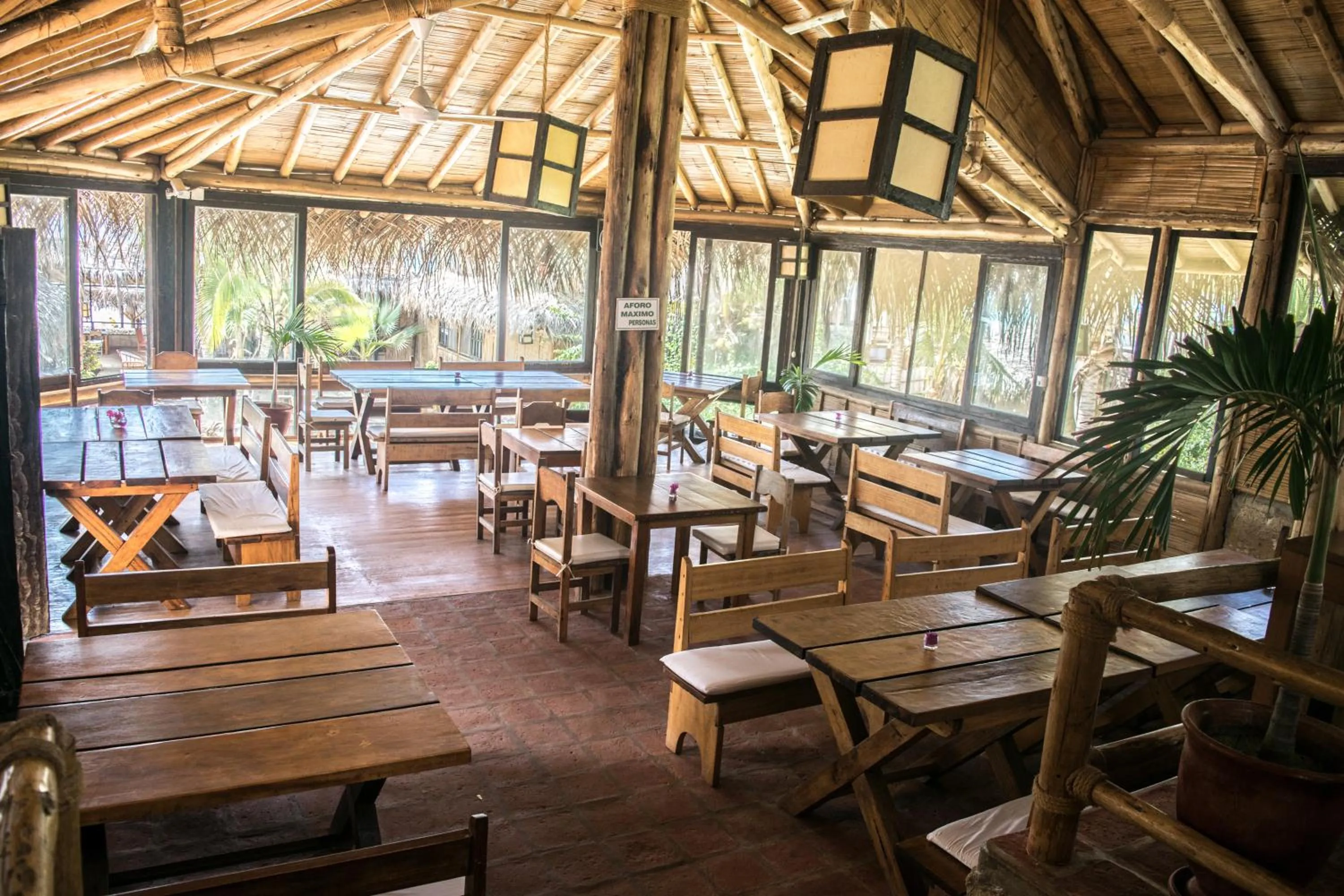Restaurant/places to eat in Las Cabañas de Antica