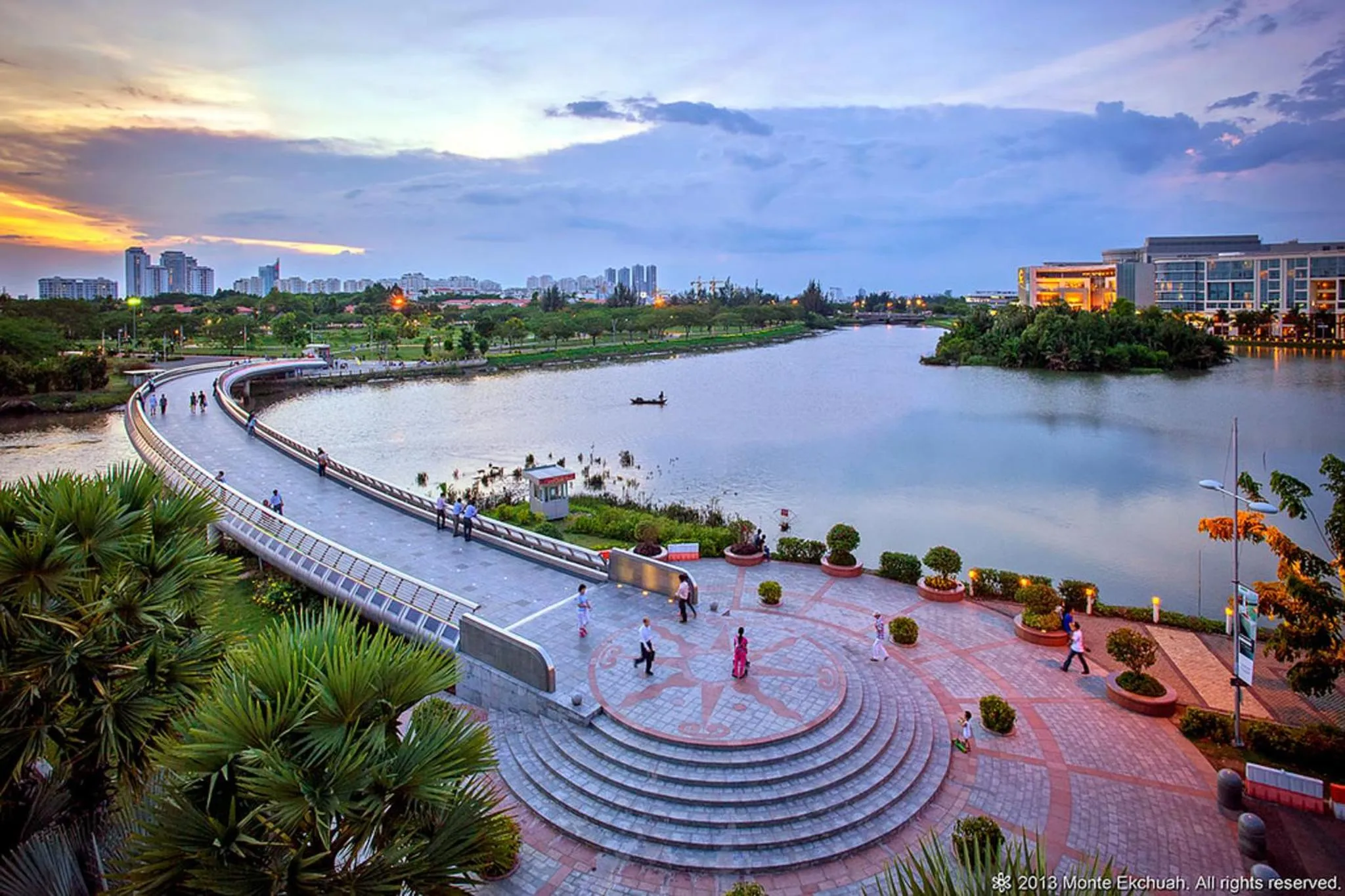 Nearby landmark in Golden Tree Hotel & Apartment