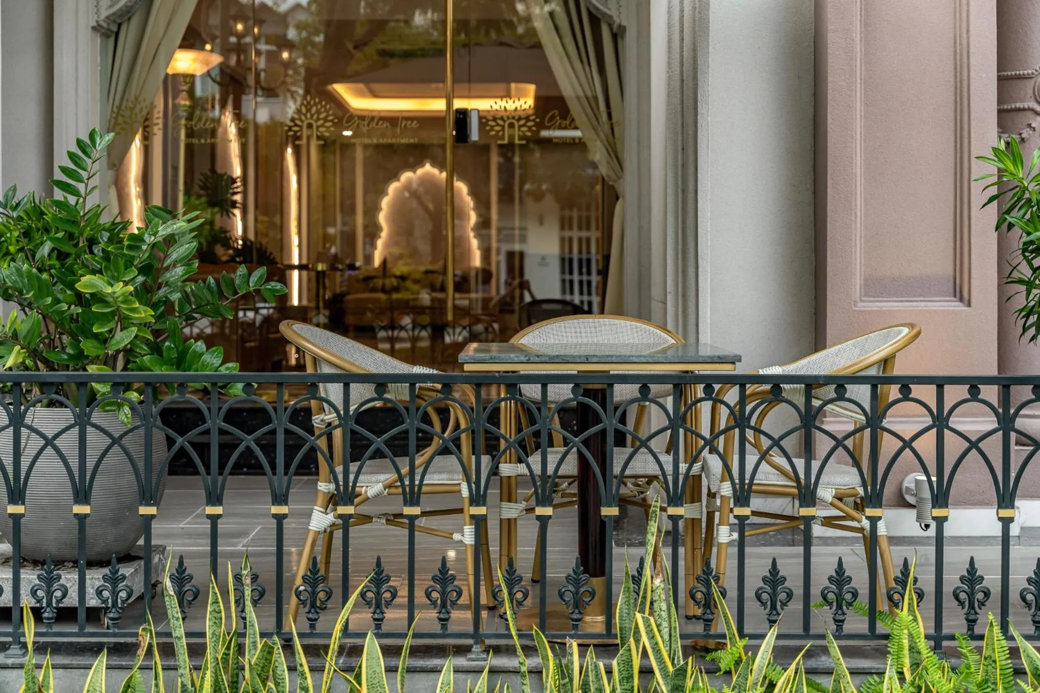 Seating area in Golden Tree Hotel & Apartment