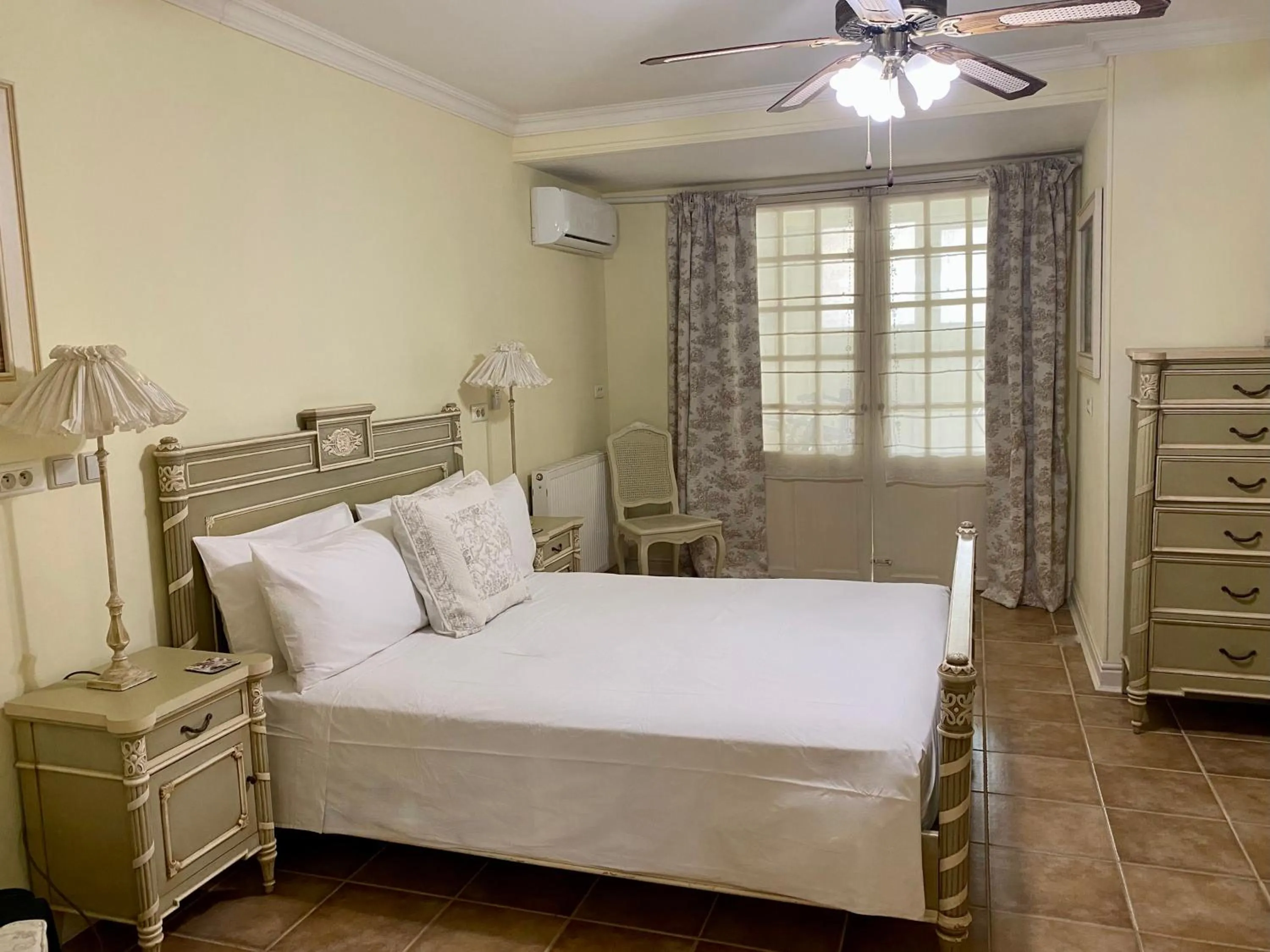 Bed in Sainte-Hélène Chambres d'Hôtes & Appartement