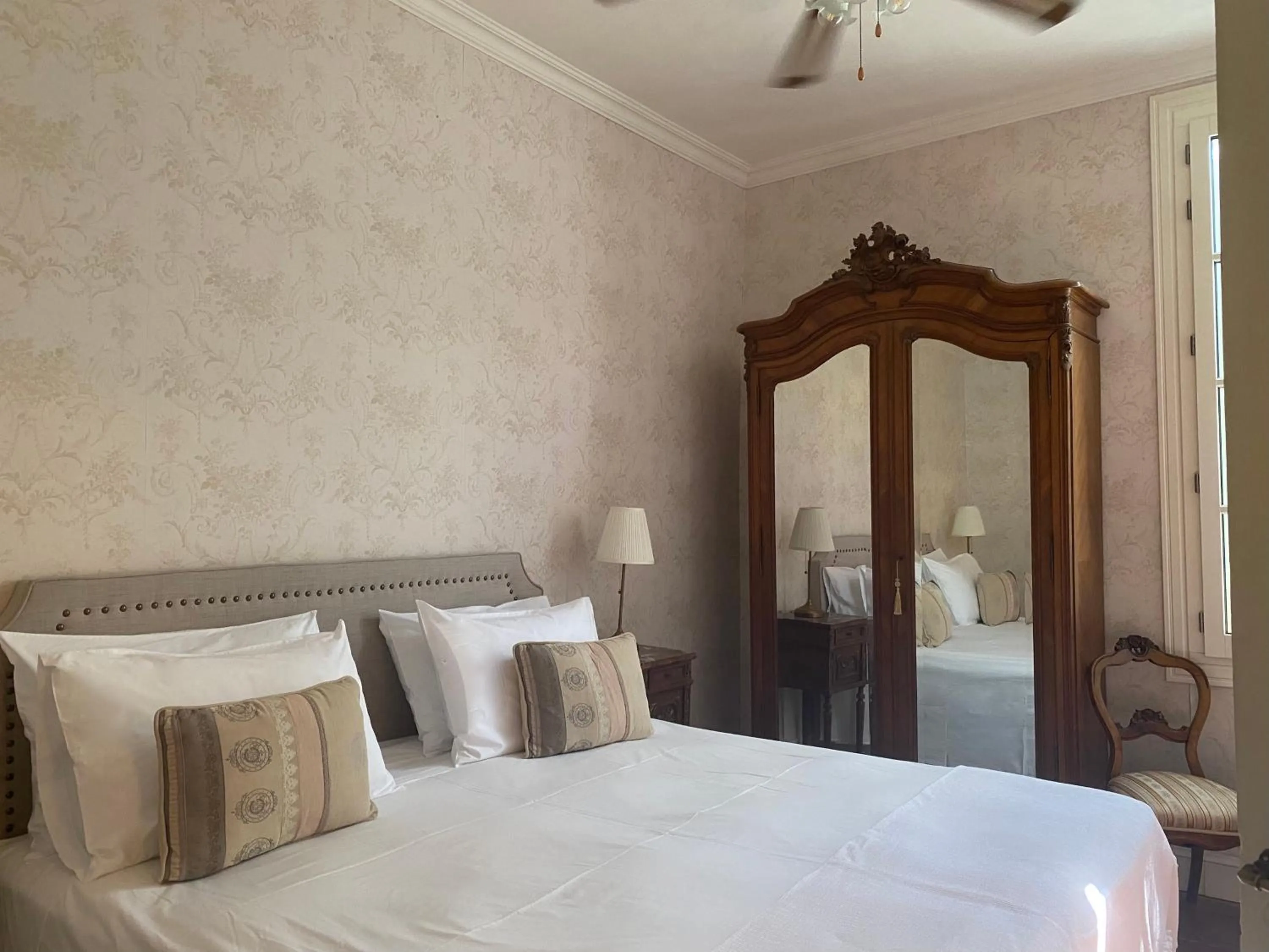 Bed in Sainte-Hélène Chambres d'Hôtes & Appartement