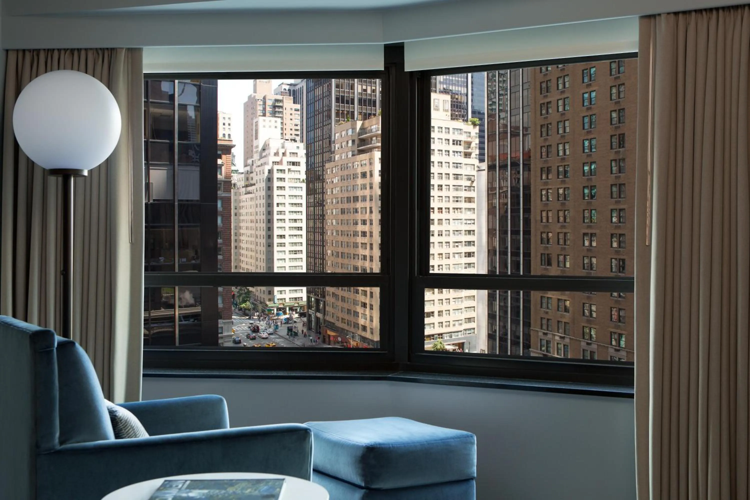 Living room in New York Hilton Midtown