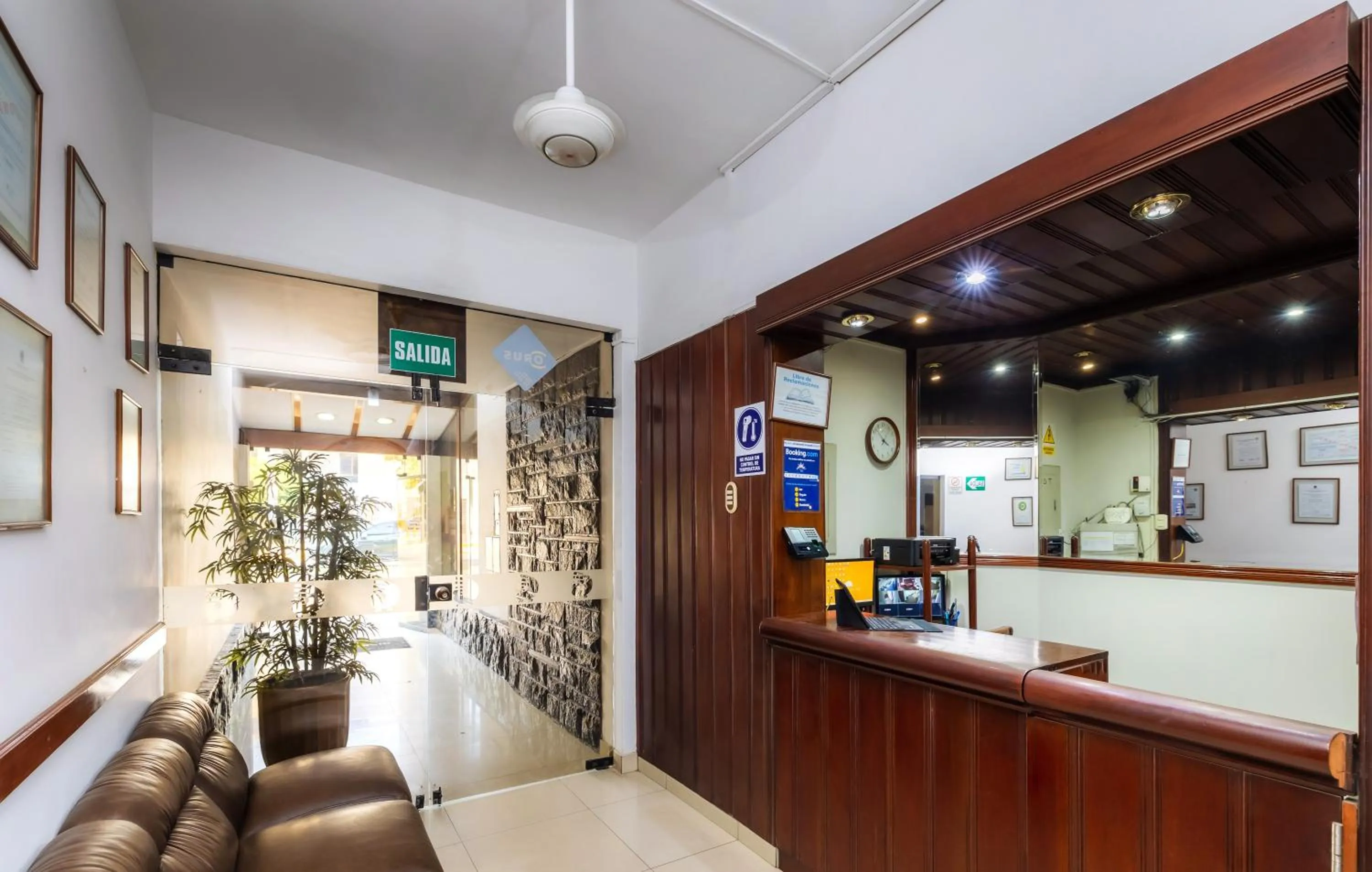 TV and multimedia in Hotel Portada Del Sol