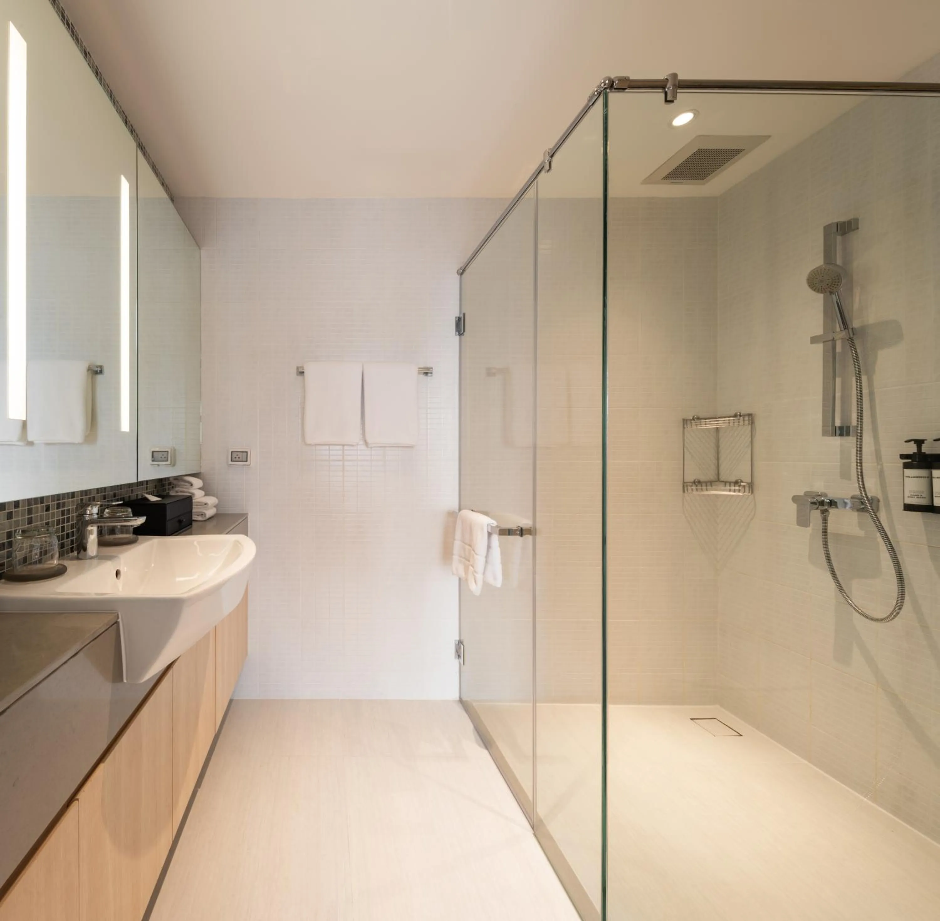 Shower in Sindhorn Midtown Hotel Bangkok, Vignette Collection by IHG