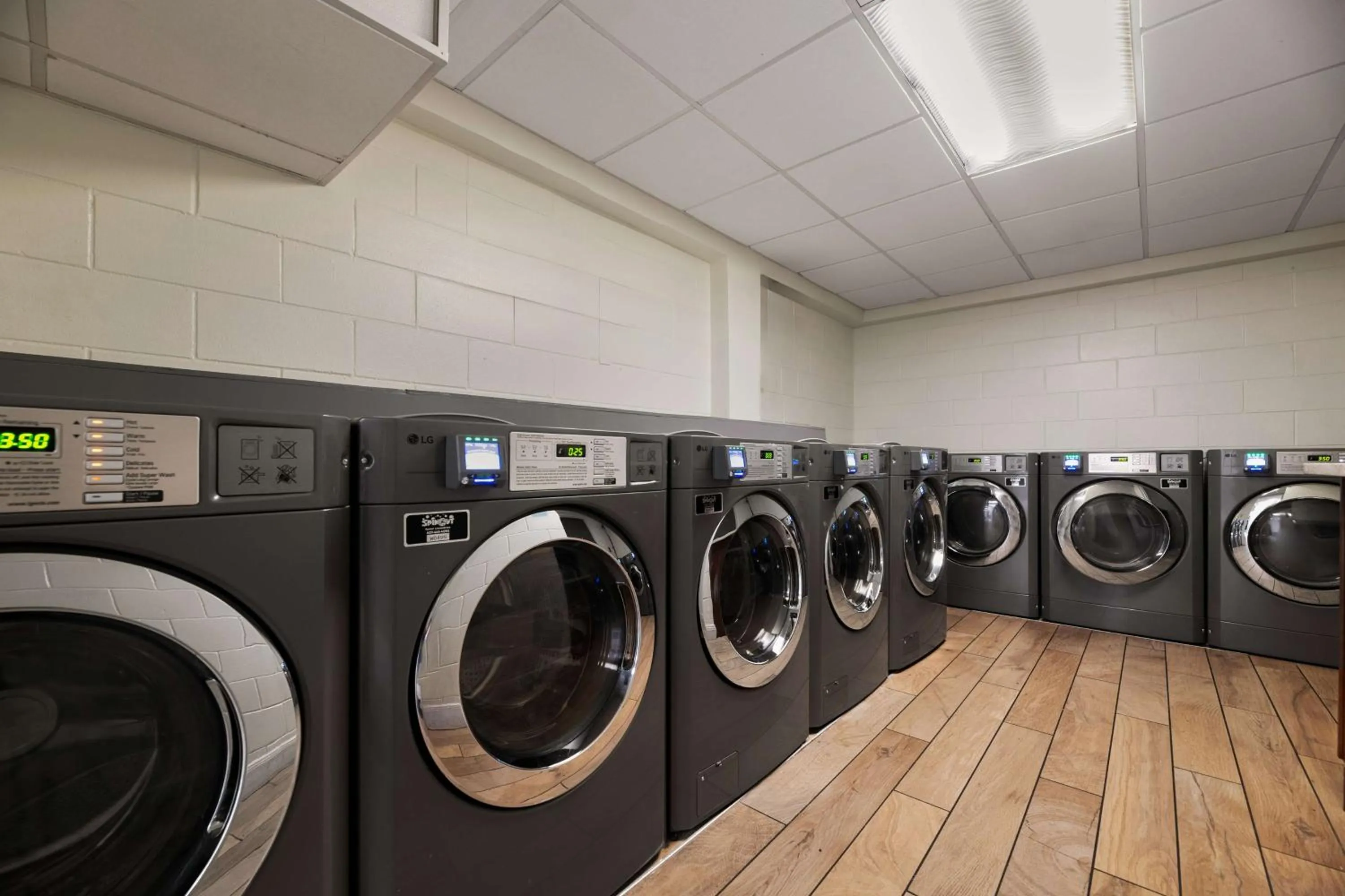 Property building in Best Western Orlando Gateway Hotel