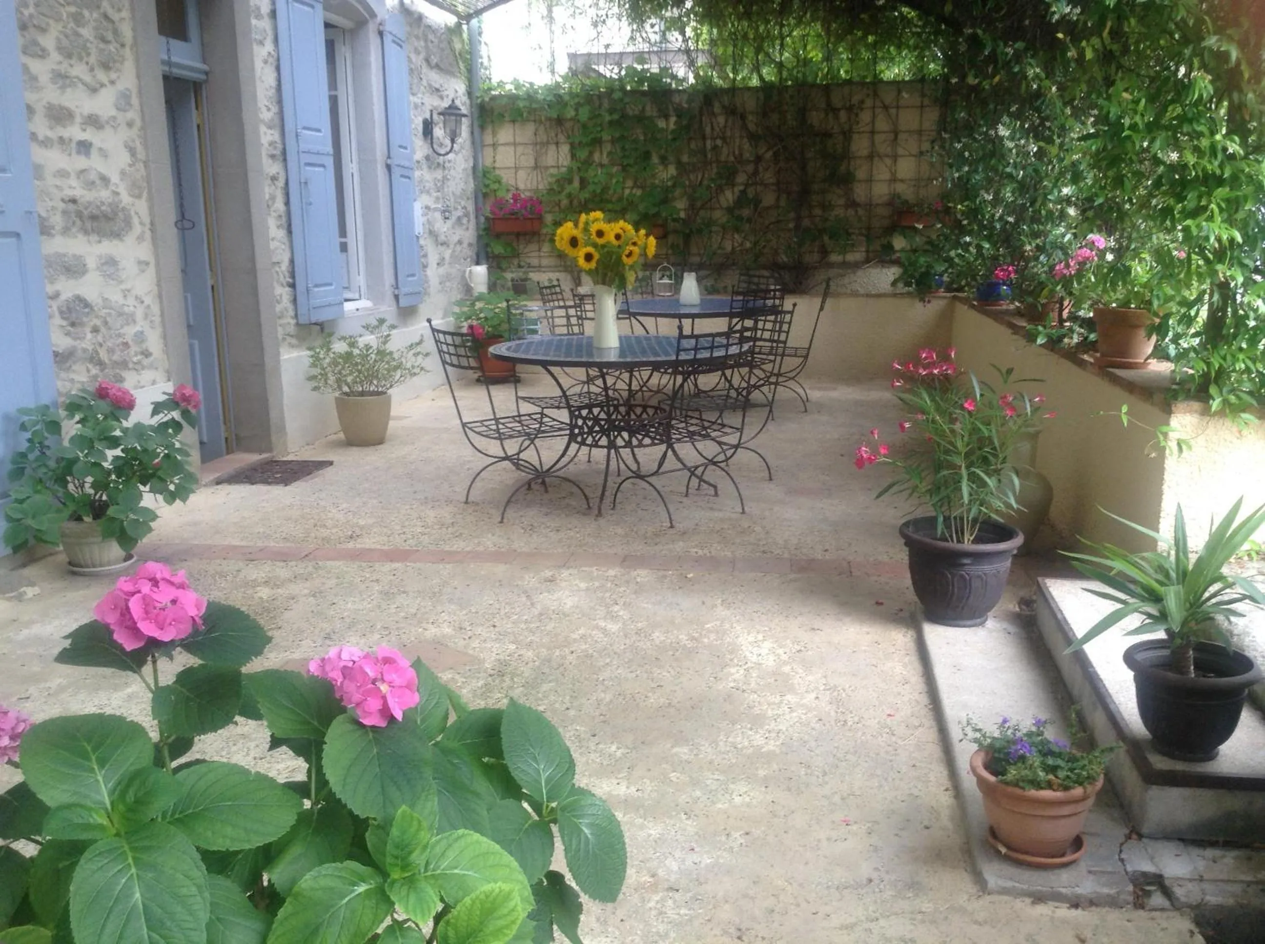 Patio in Aux Anges Gardiens