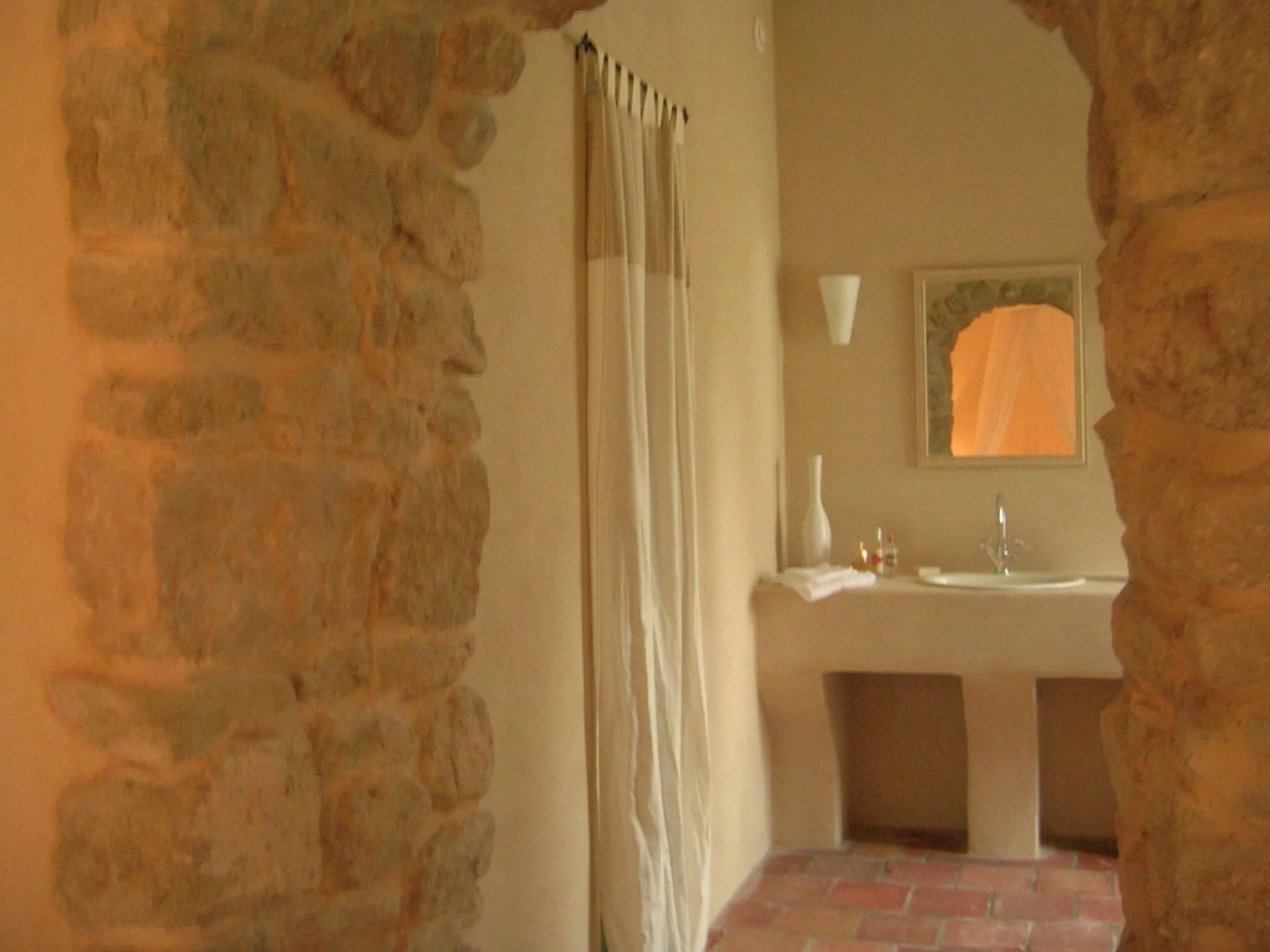 Decorative detail in Aux Anges Gardiens