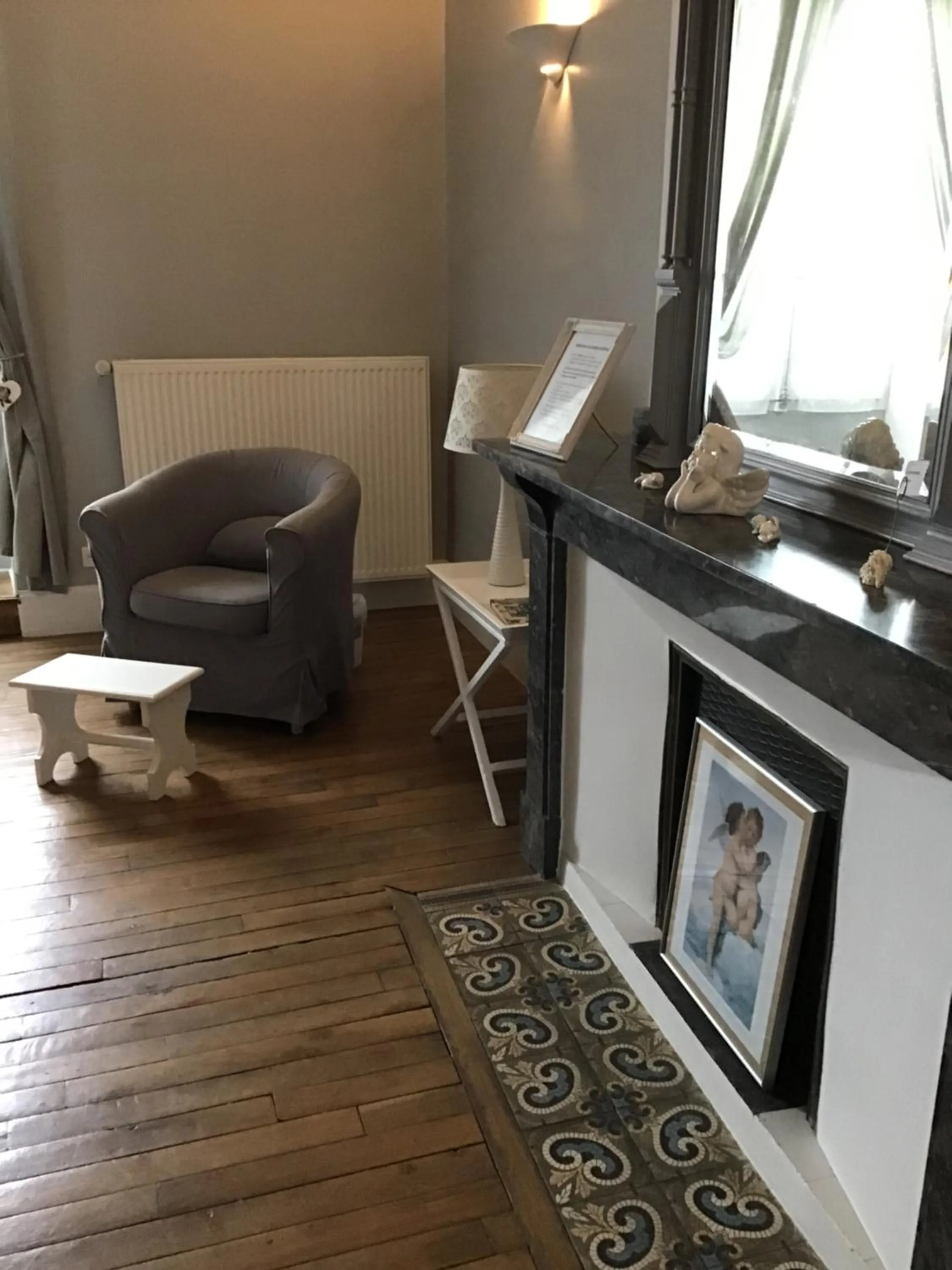 Bedroom in Aux Anges Gardiens