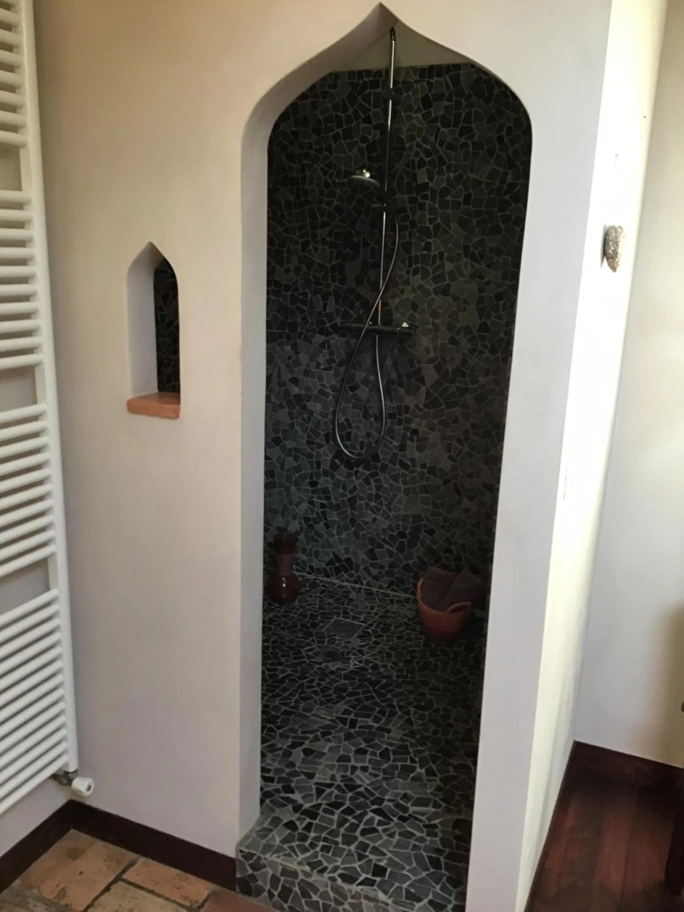 Shower in Aux Anges Gardiens