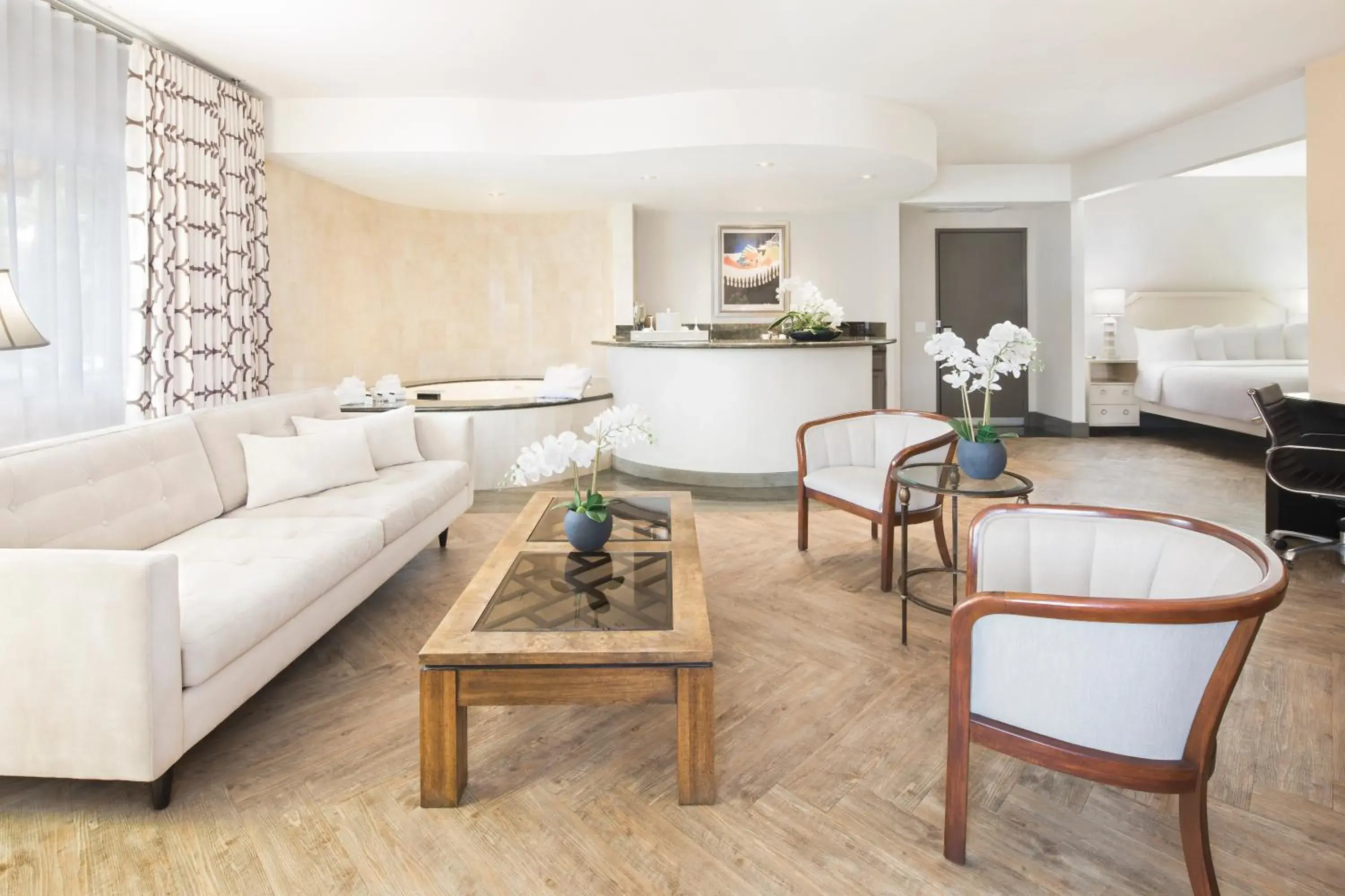 Deluxe Family Room in Hollywood Hotel Deluxe Family Room in Hollywood Hotel