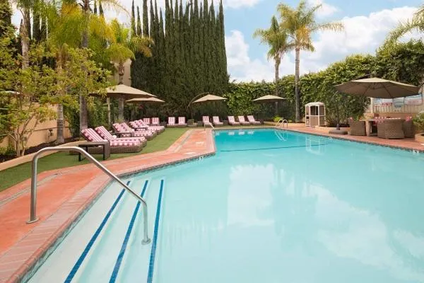 Swimming pool in Hollywood Hotel