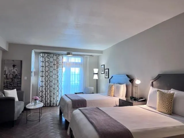 Bed in Hollywood Hotel