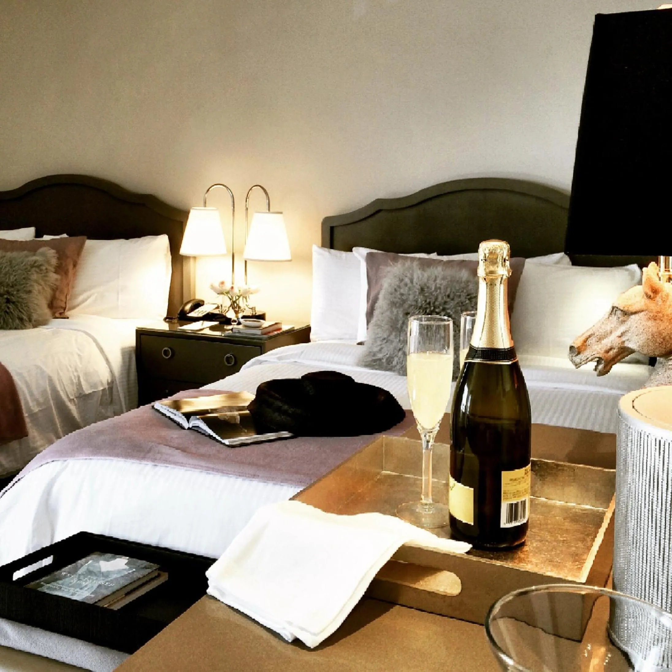 Bedroom, Bed in Hollywood Hotel