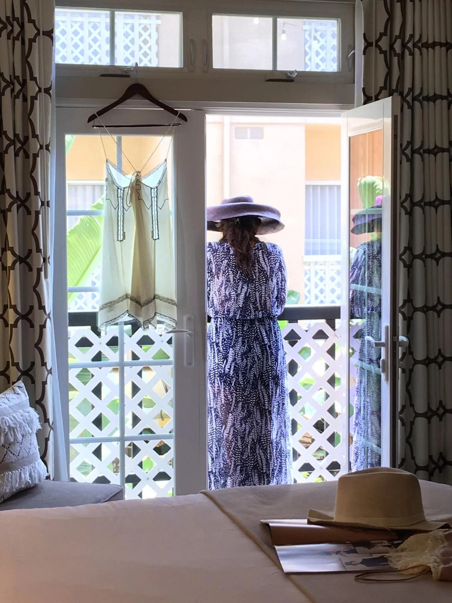 Balcony/Terrace, Bed in Hollywood Hotel