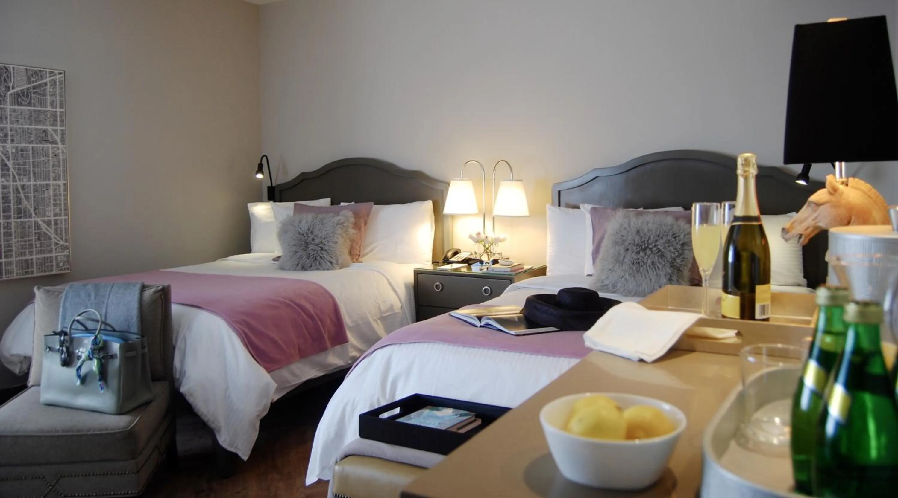 Bed in Hollywood Hotel