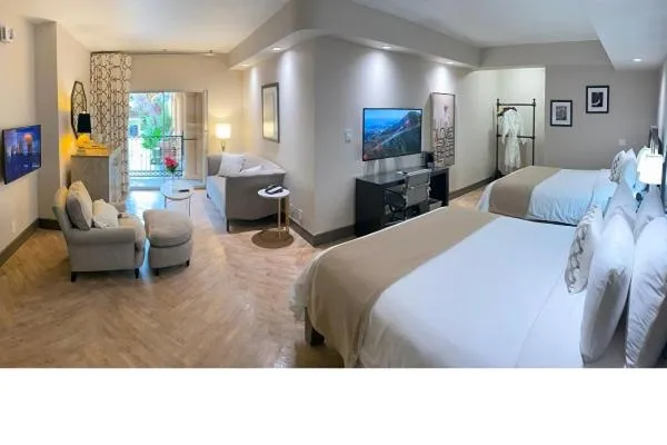 Bed in Hollywood Hotel