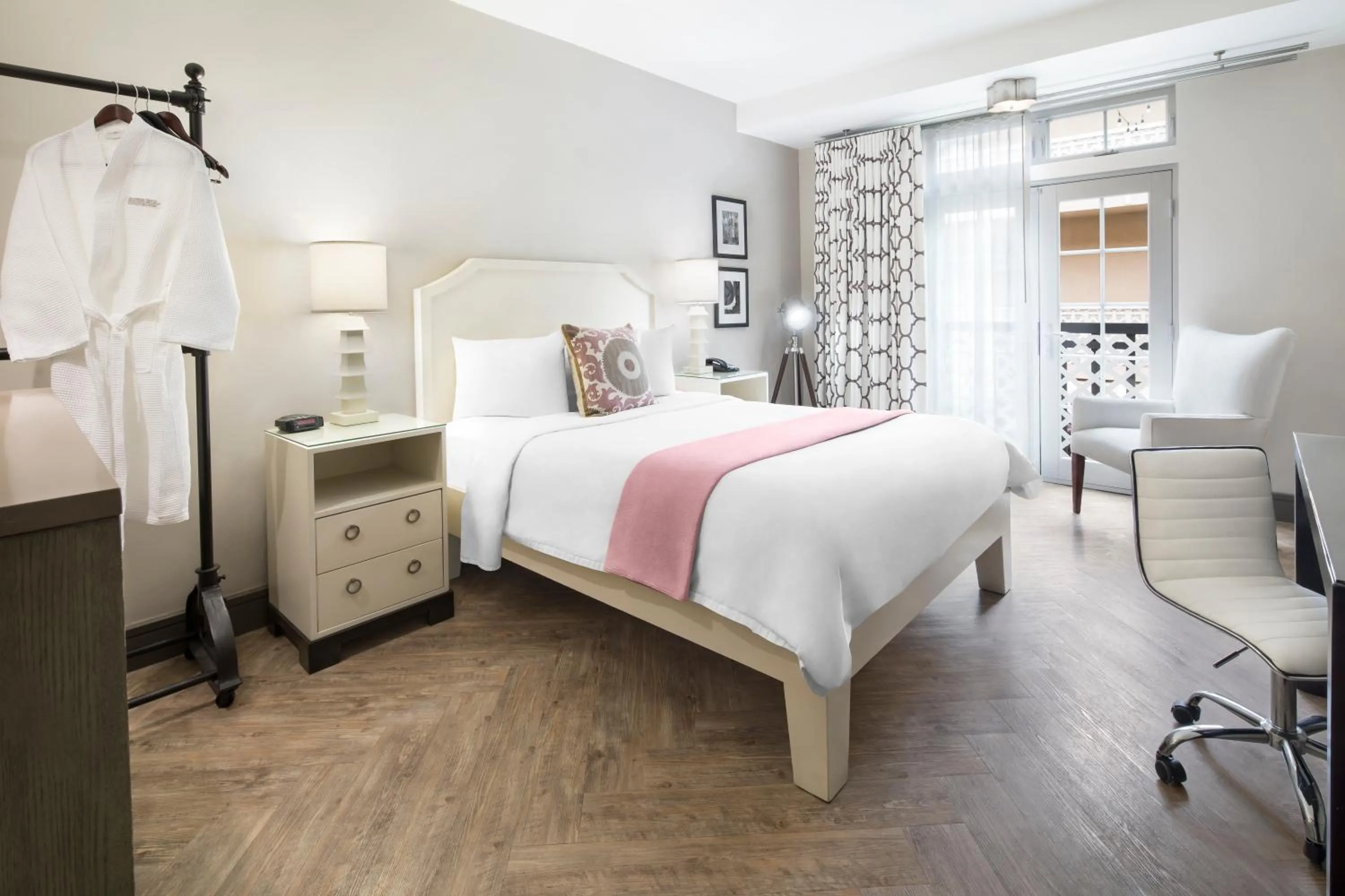 Bed in Hollywood Hotel