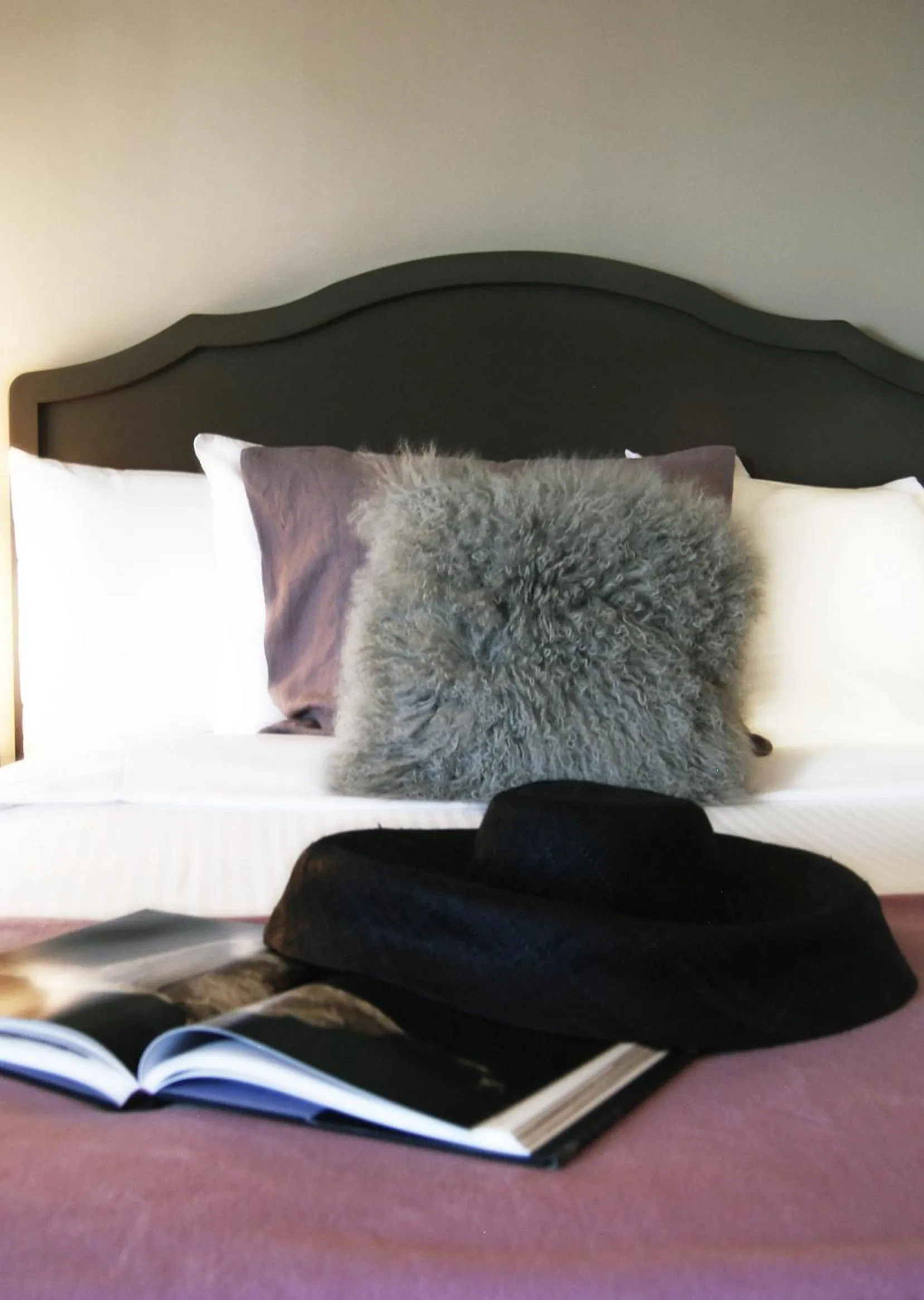 Bed in Hollywood Hotel