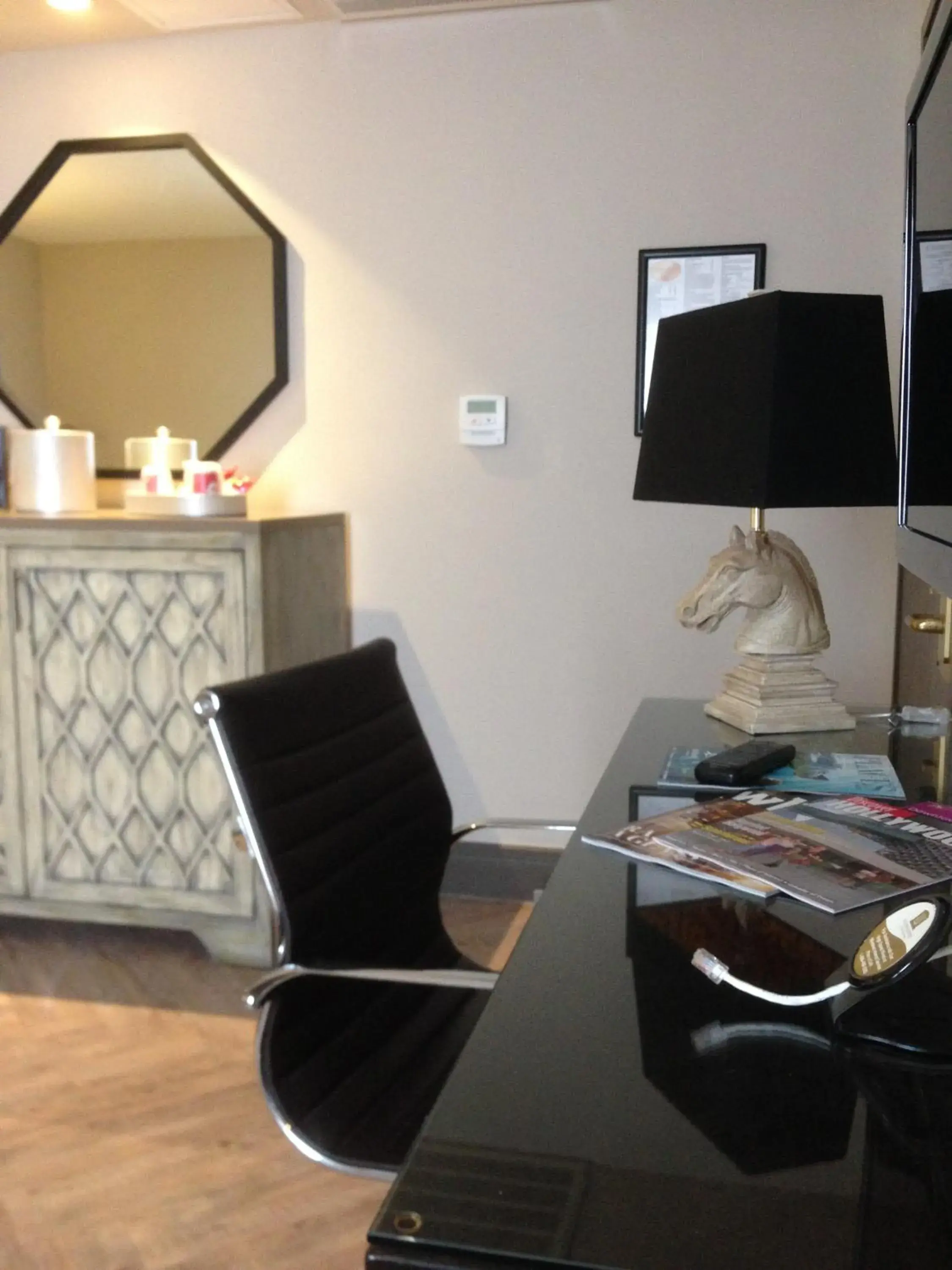 Superior Suite in Hollywood Hotel Superior Suite in Hollywood Hotel