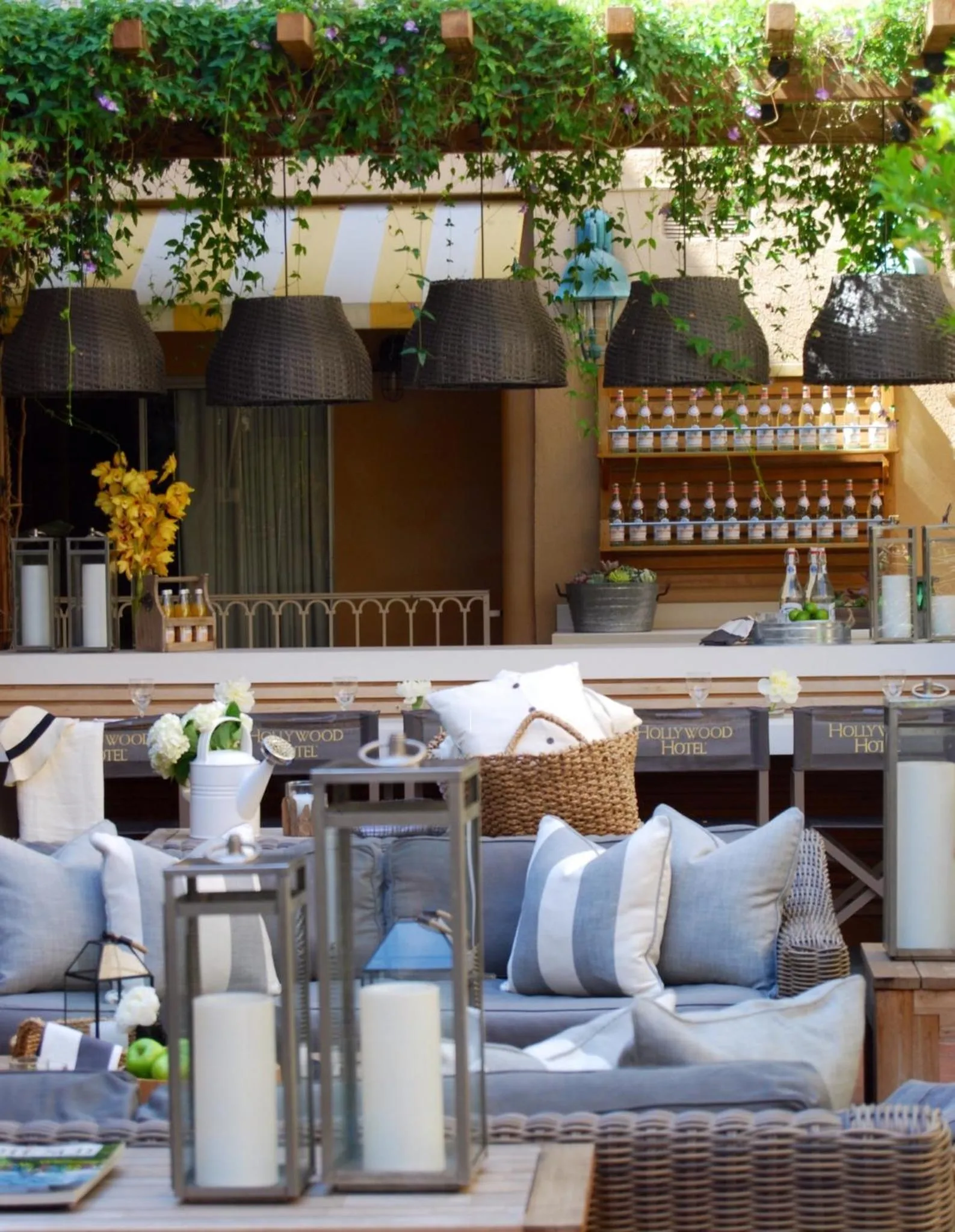 Restaurant/places to eat in Hollywood Hotel