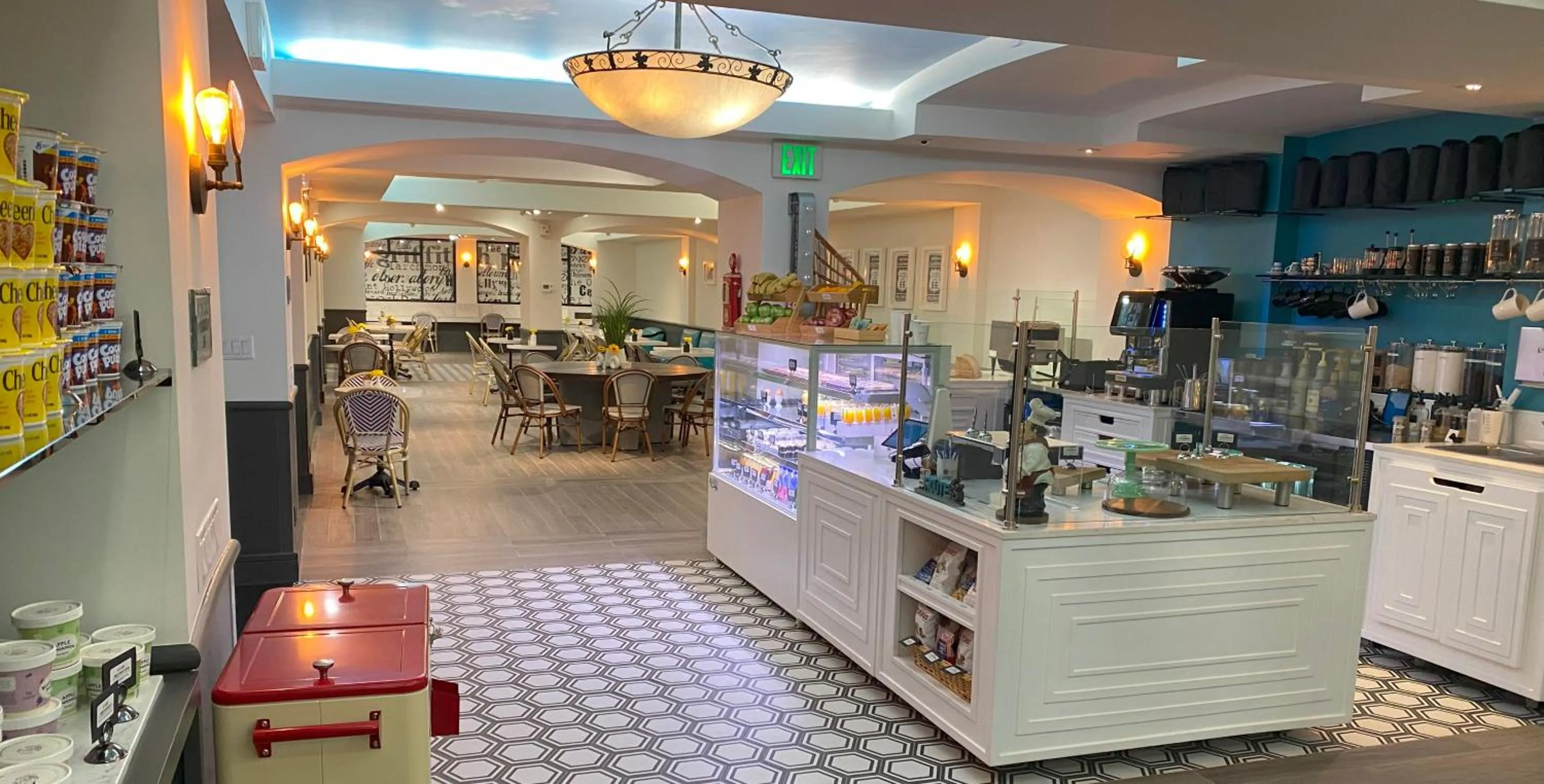 Restaurant/places to eat in Hollywood Hotel