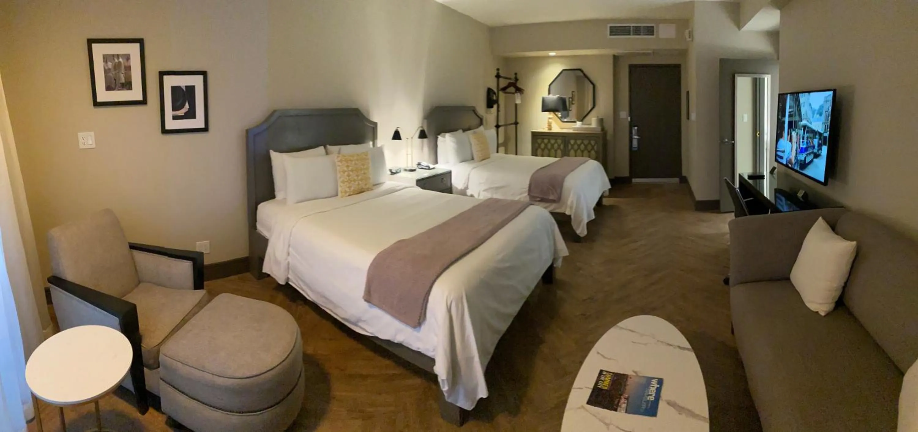 Bed in Hollywood Hotel