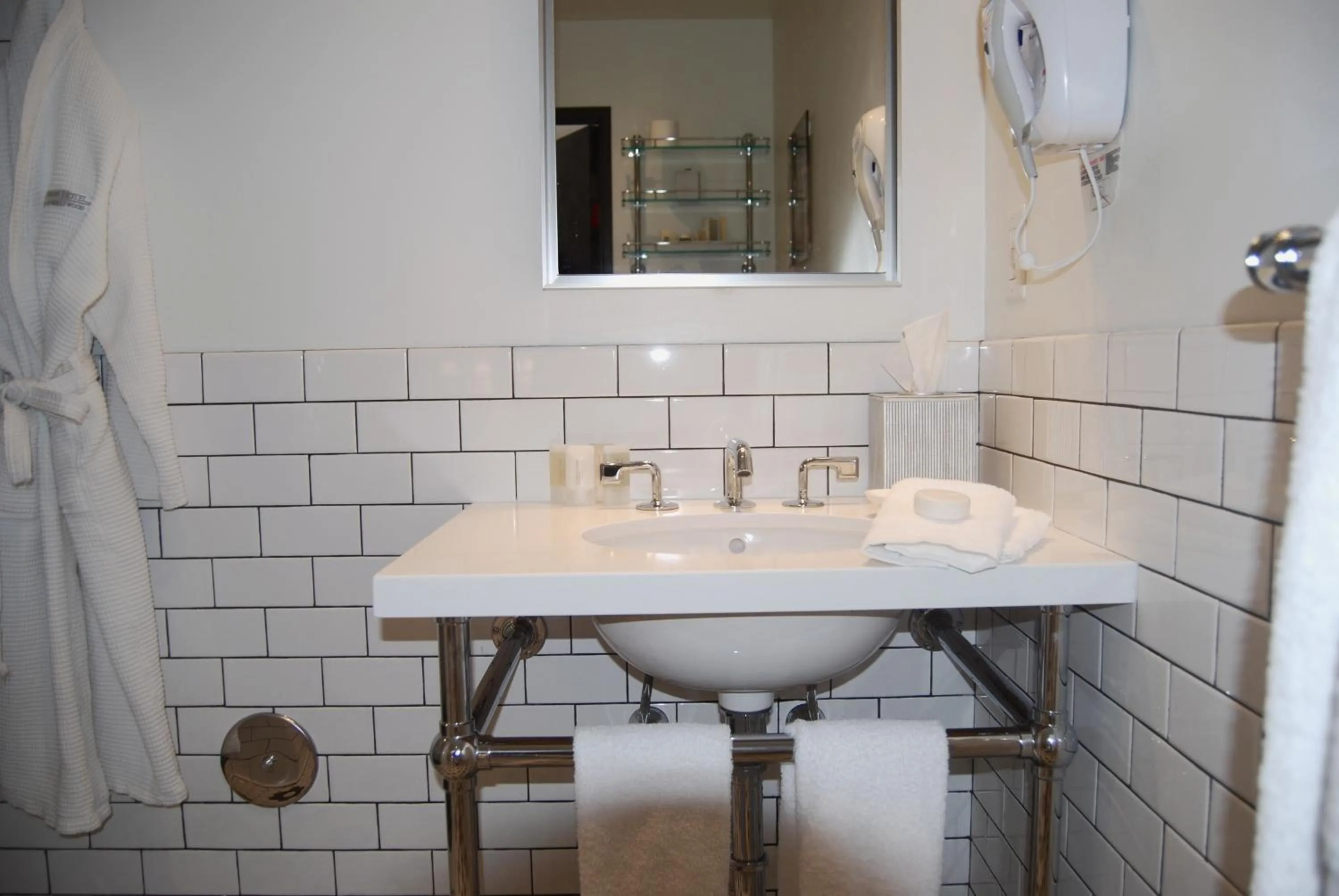 Bathroom in Hollywood Hotel