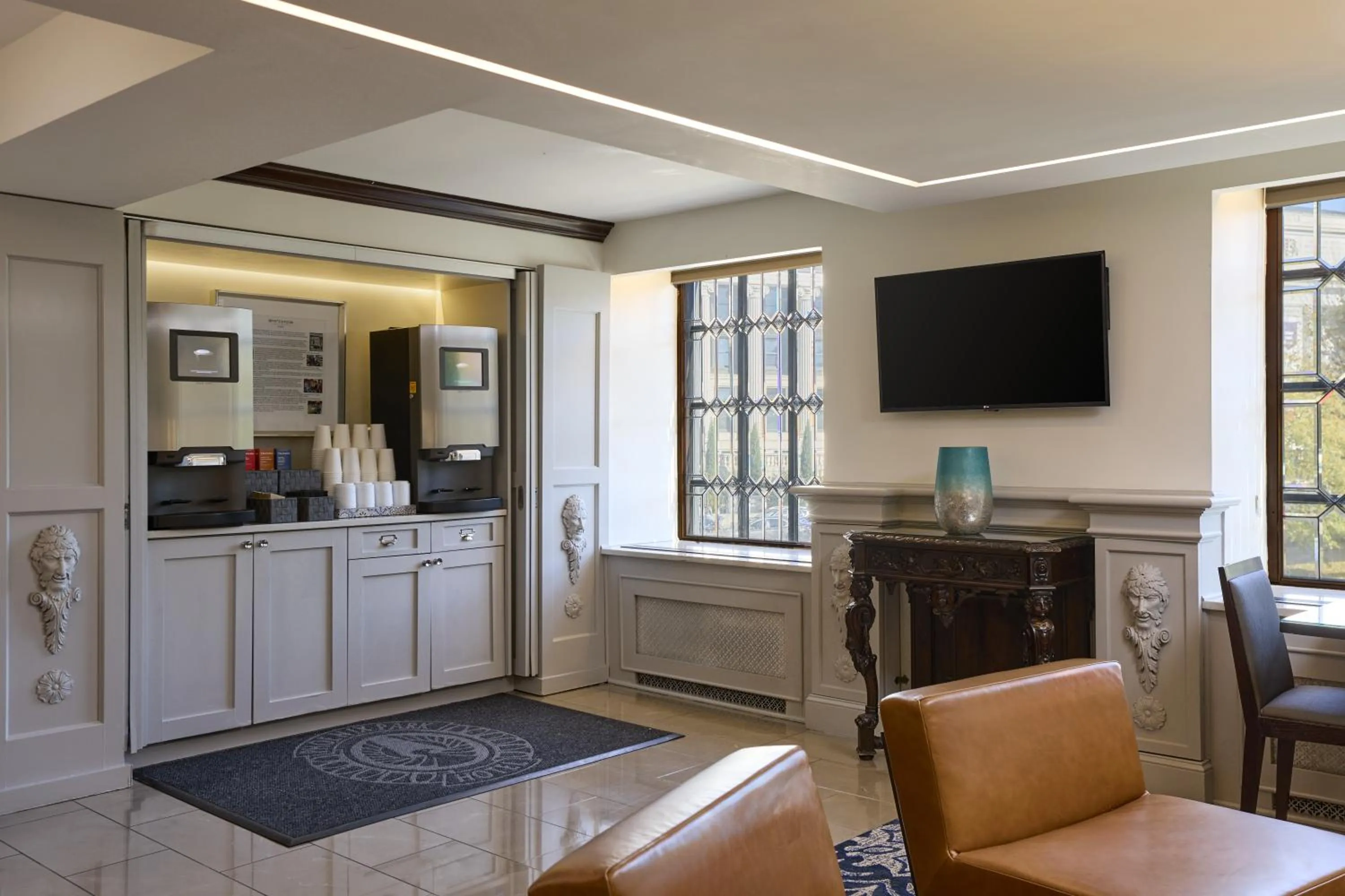 Lobby or reception in Phoenix Park Hotel