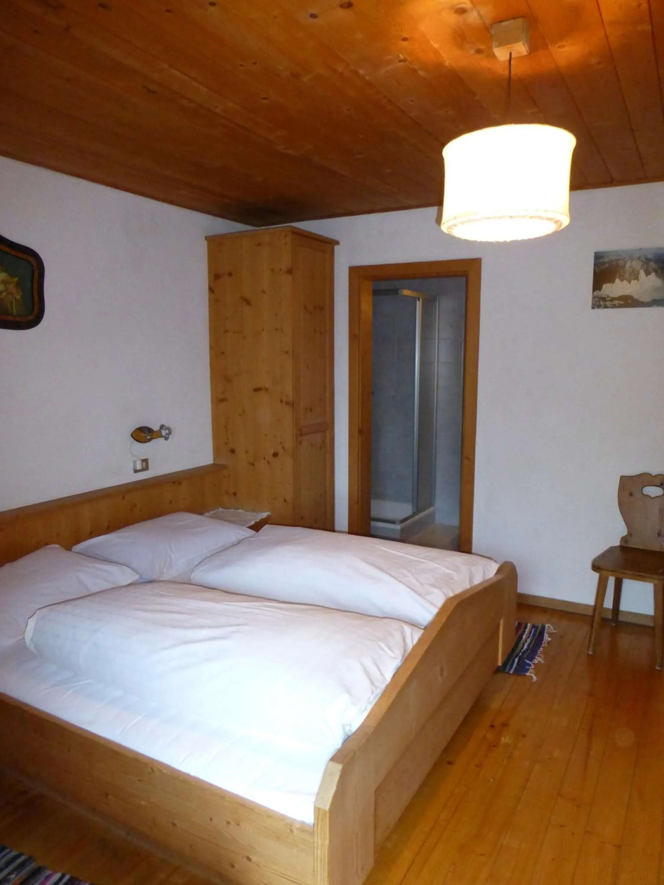 Photo of the whole room, Bed in Berggasthof Häusler