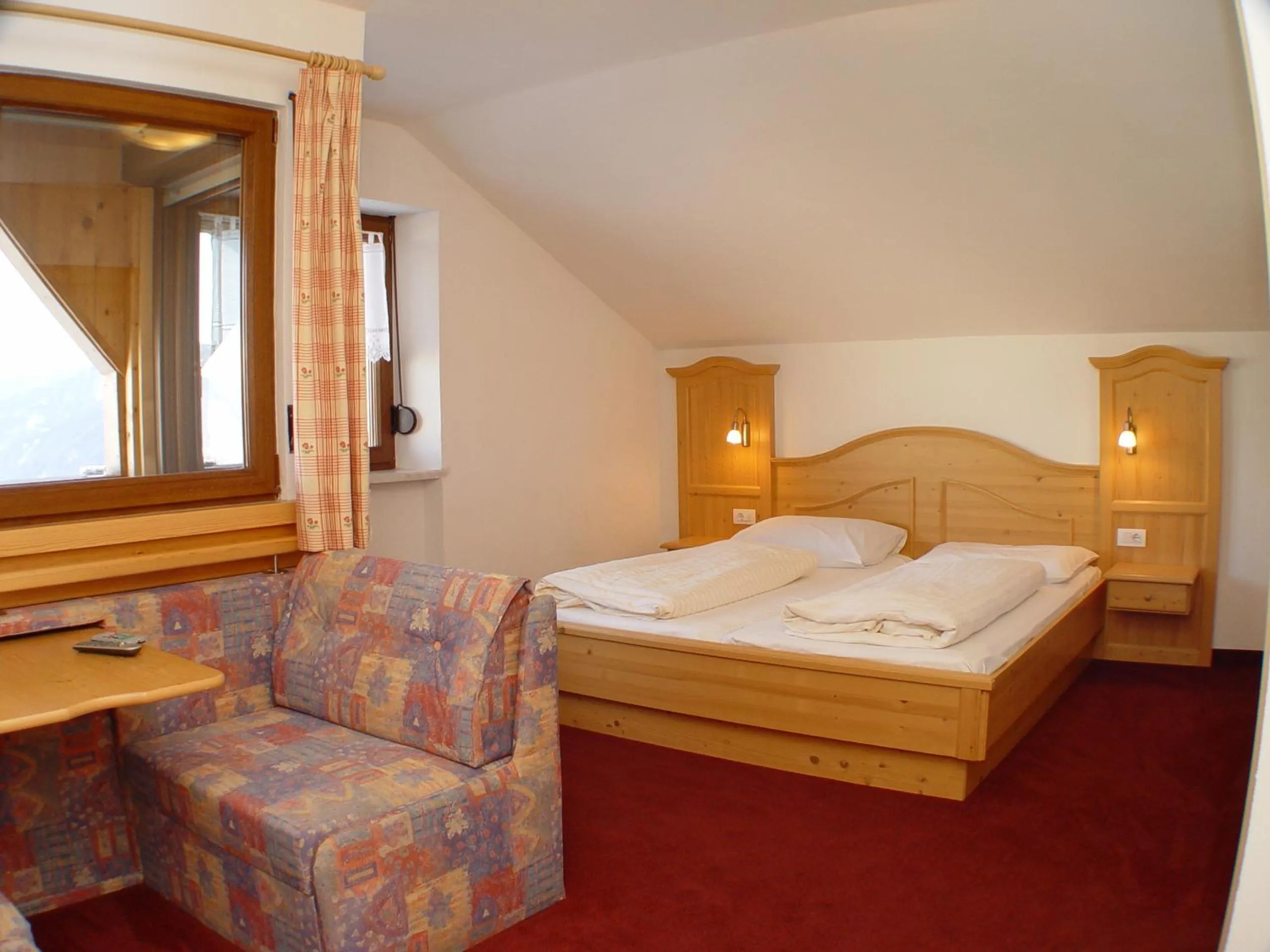 Photo of the whole room, Bed in Berggasthof Häusler