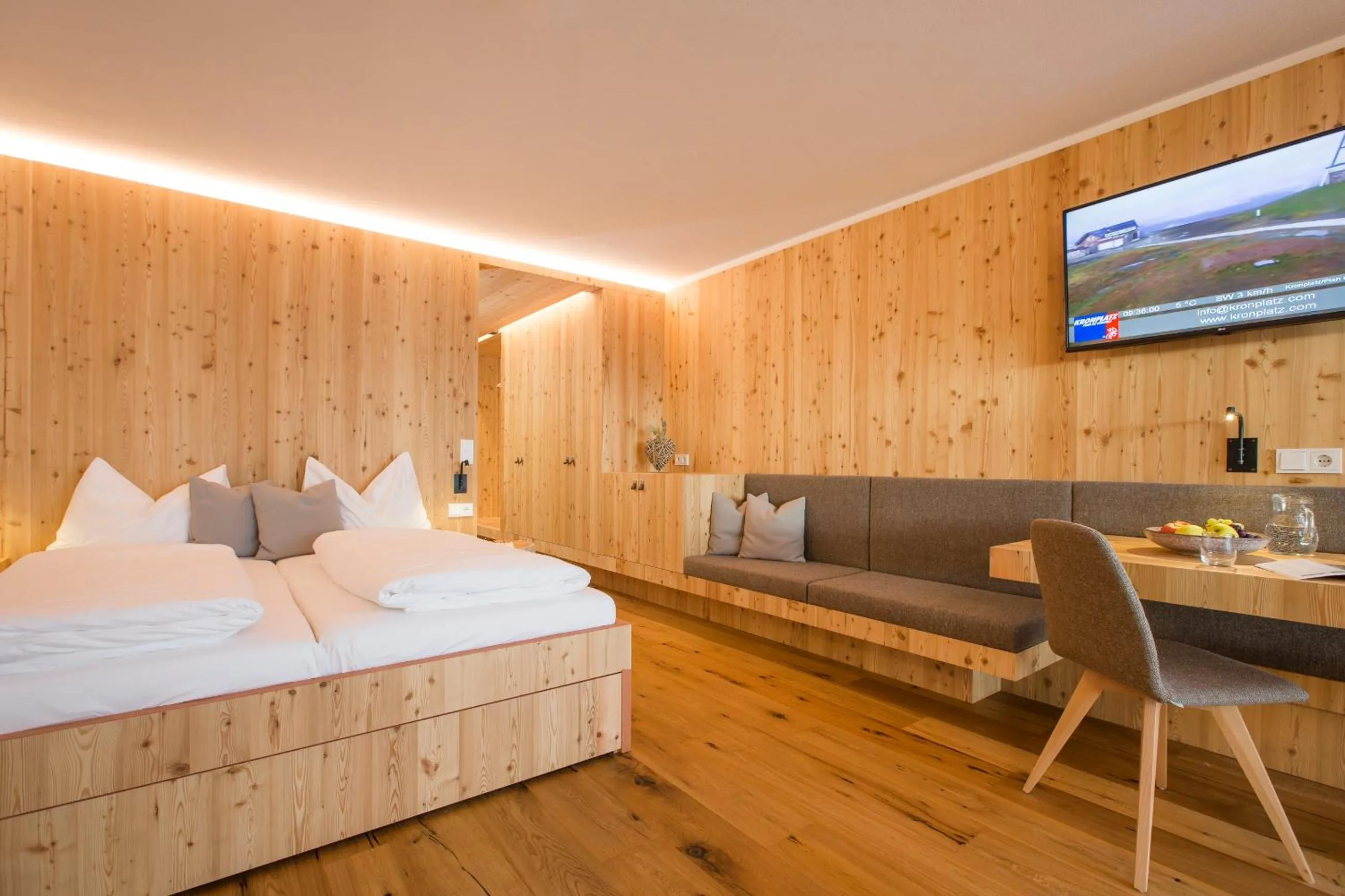 Photo of the whole room, Bed in Berggasthof Häusler