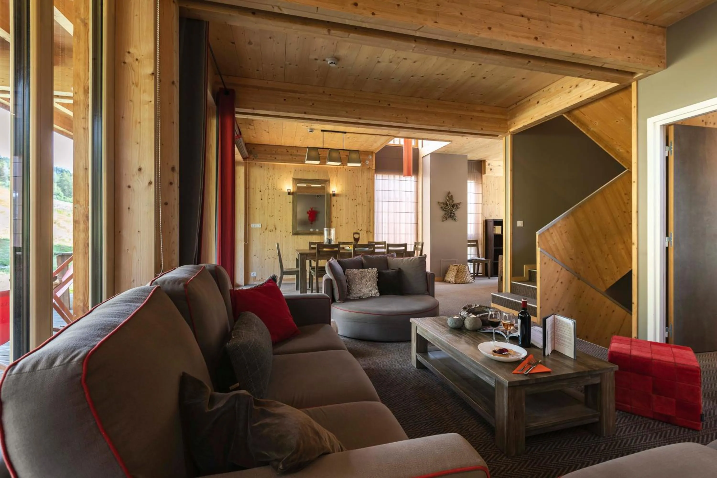 Living room in L'Aiguille Grive Chalets Hotel