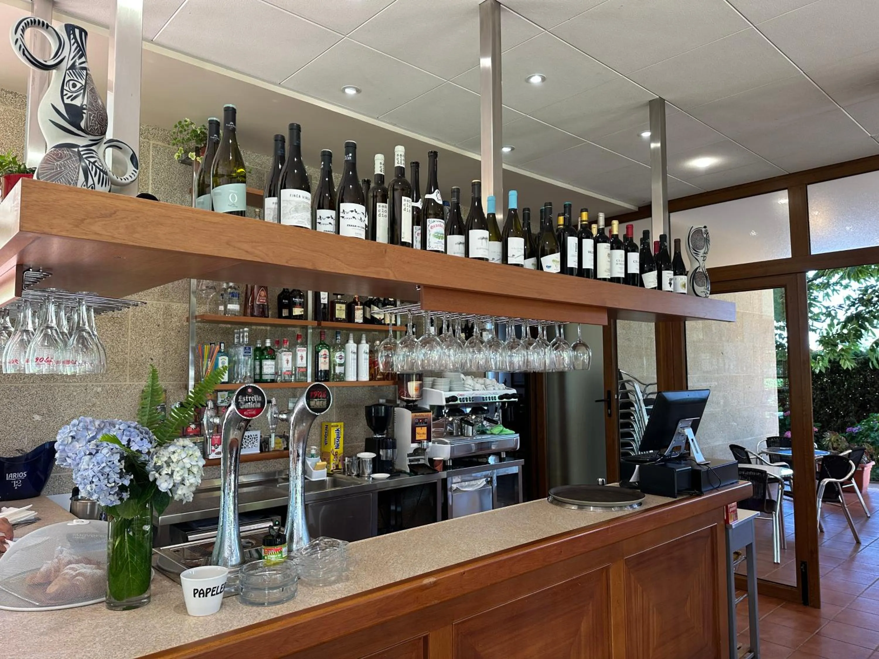 Restaurant/places to eat in Hotel EntreRobles