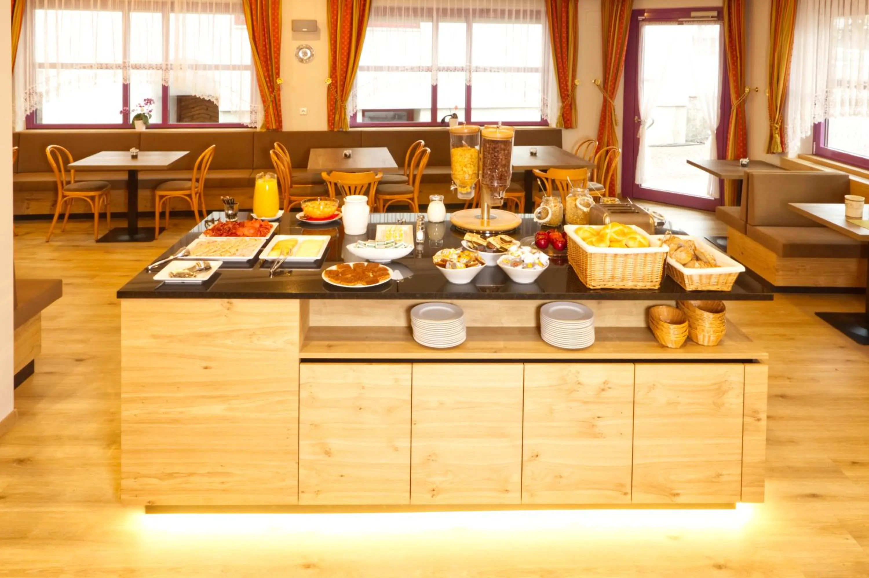 Buffet breakfast in Pension & Residence Astoria
