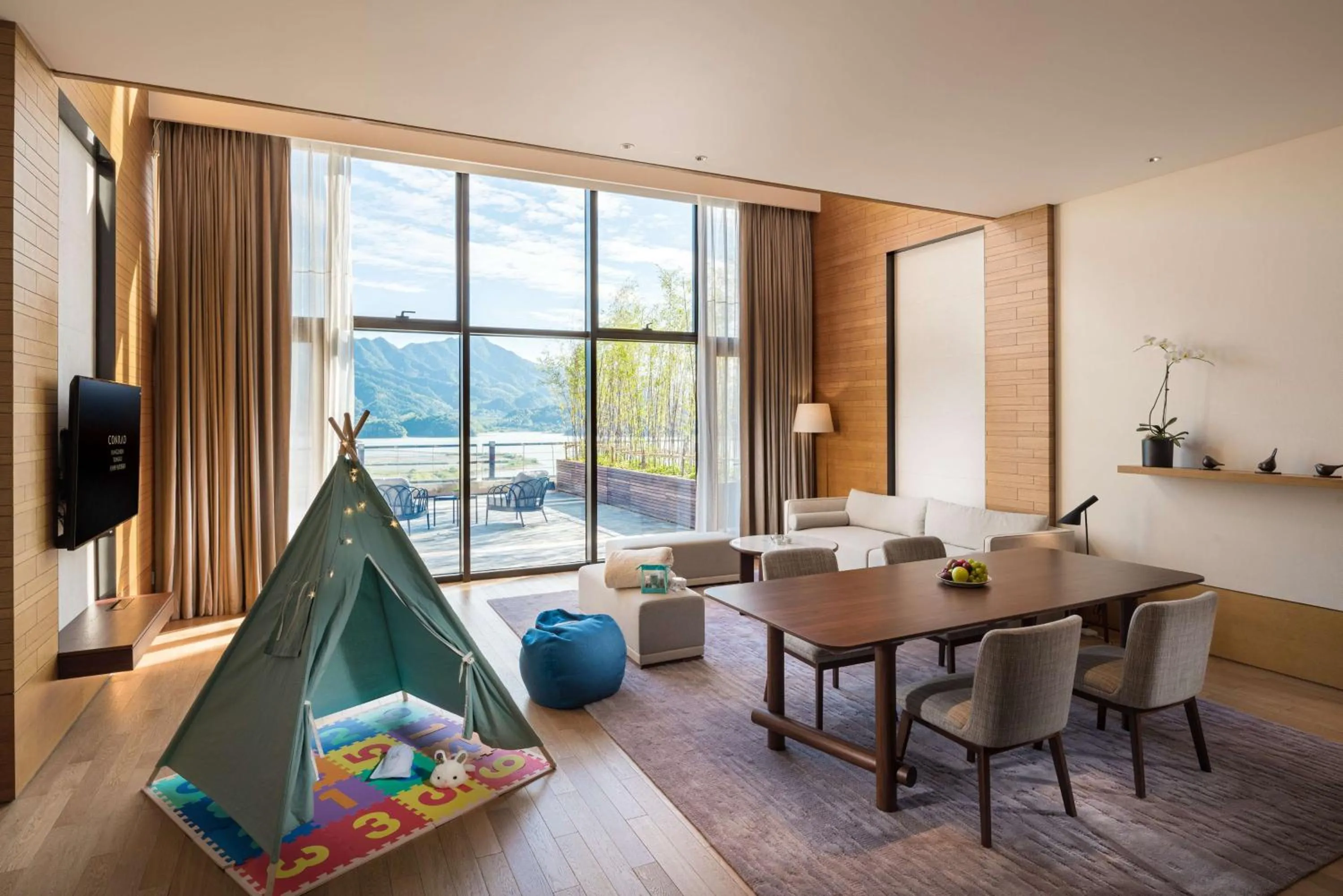 Living room in Conrad Hangzhou Tonglu