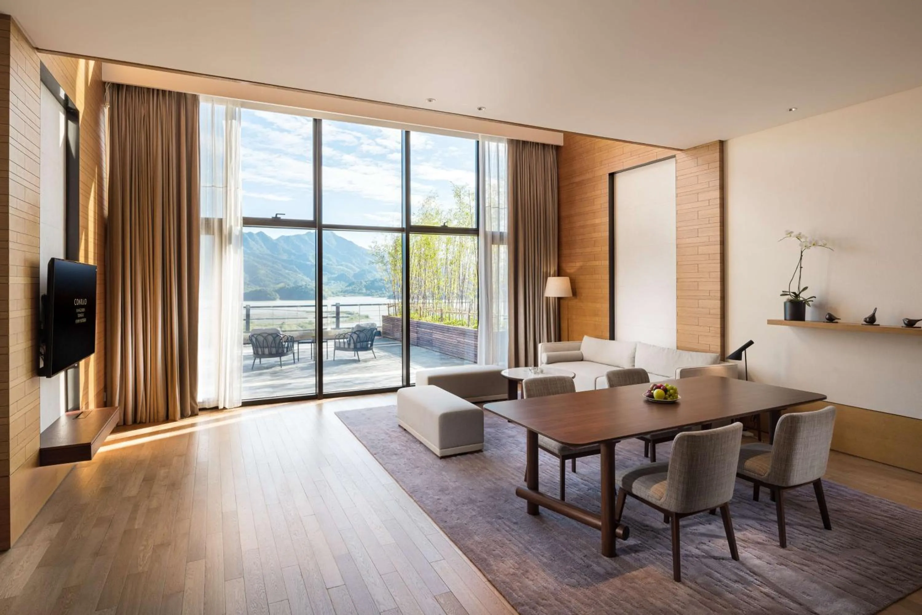 Living room in Conrad Hangzhou Tonglu