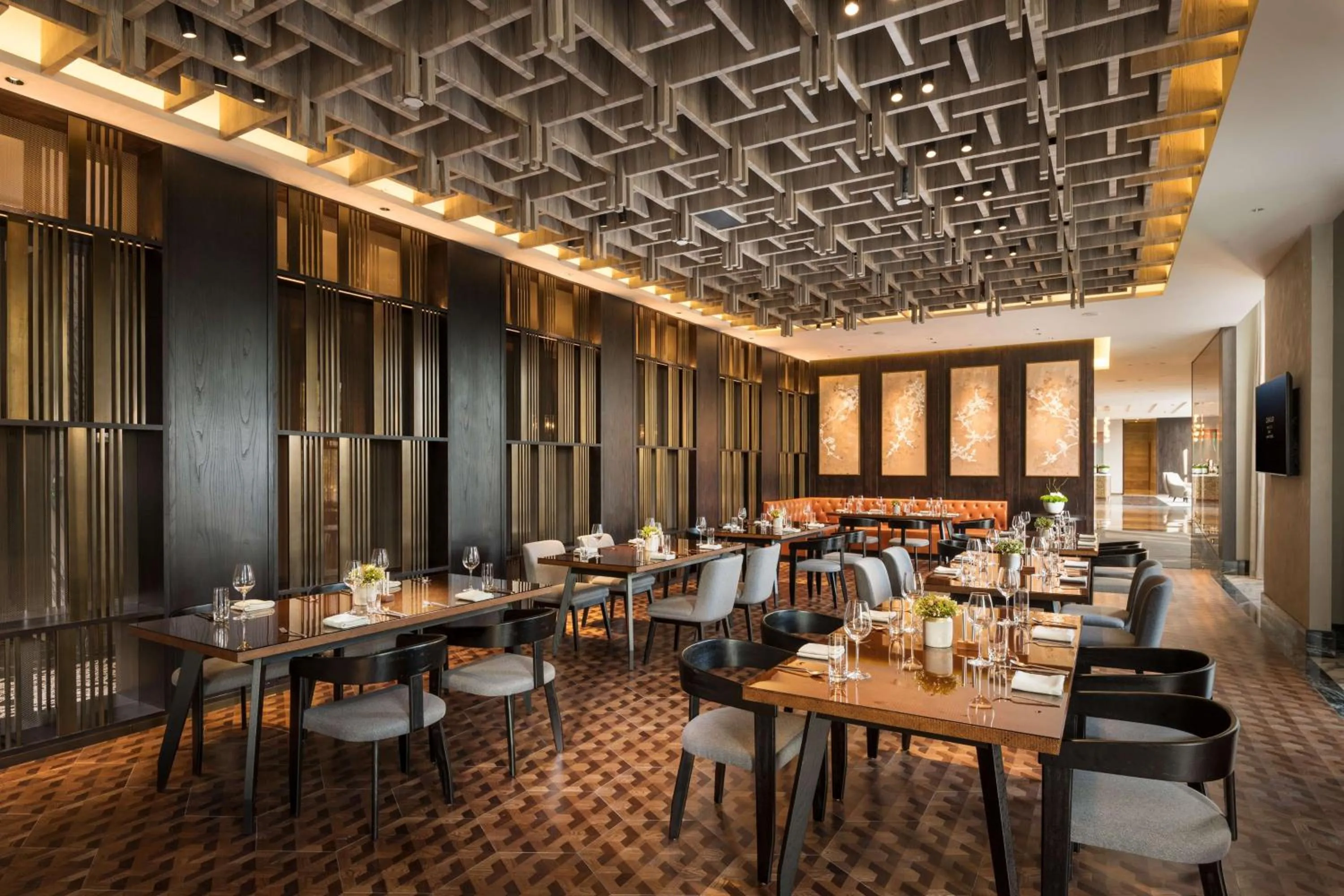 Restaurant/places to eat in Conrad Hangzhou Tonglu