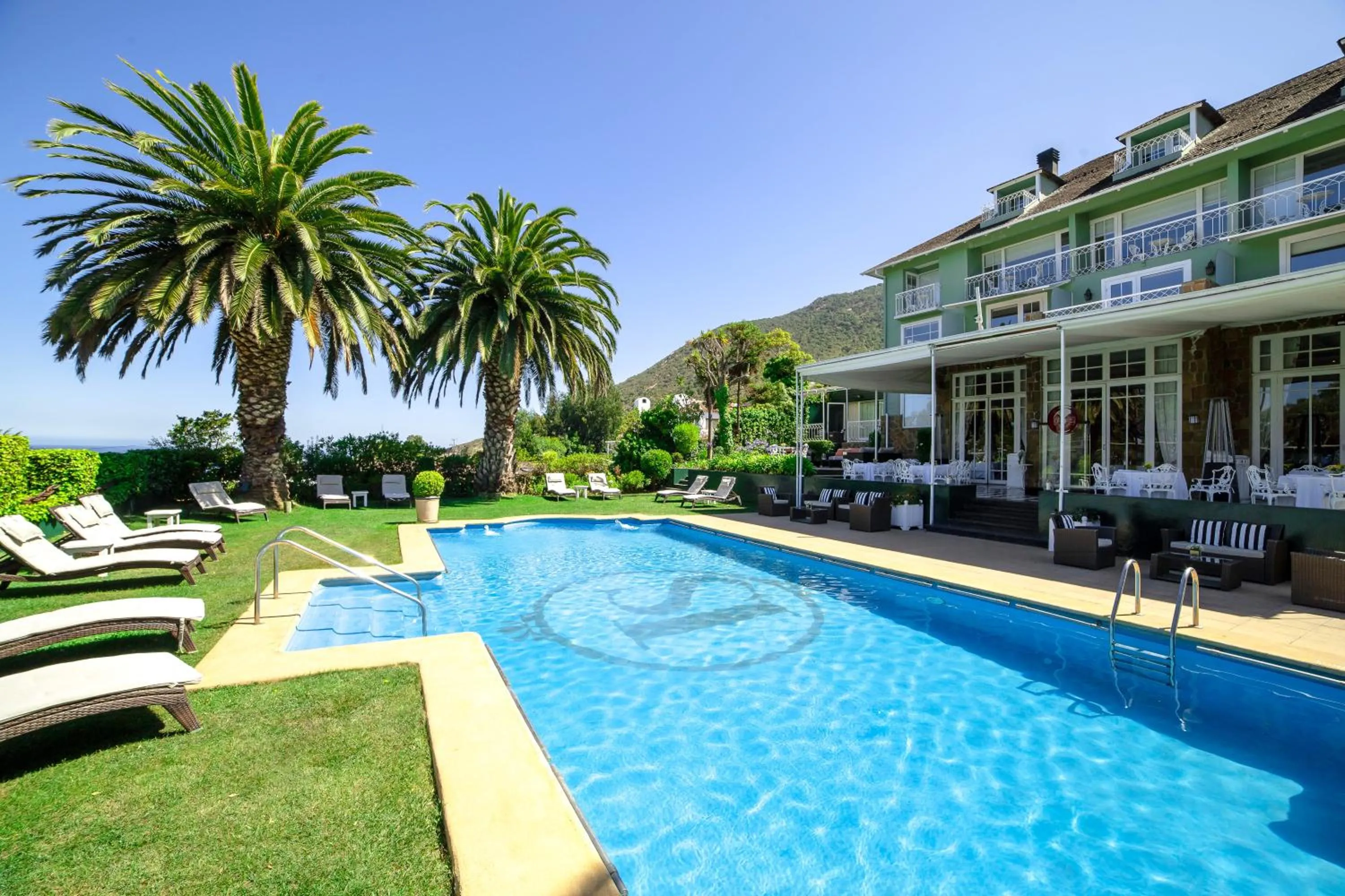Swimming pool in Hotel Isla Seca