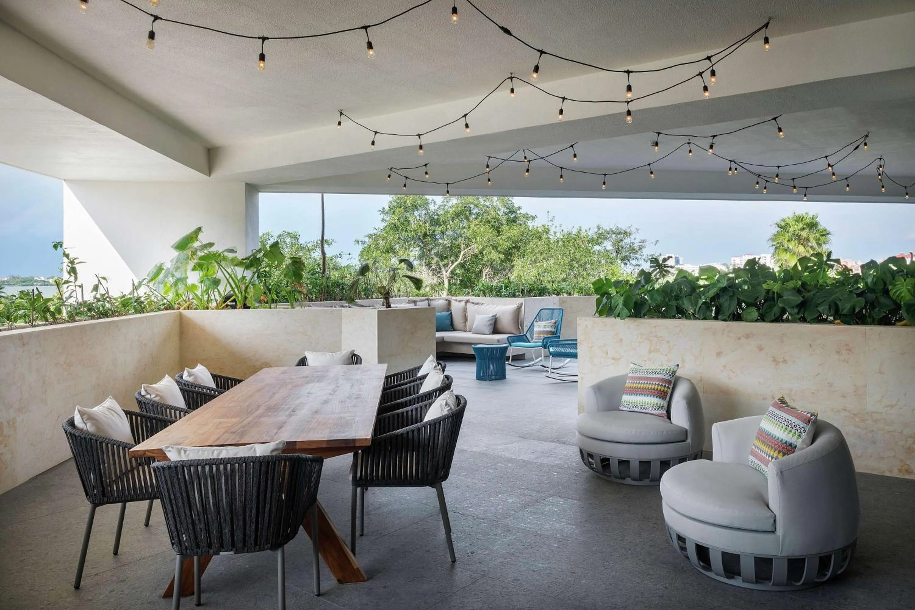 Property building in Canopy By Hilton Cancun La Isla