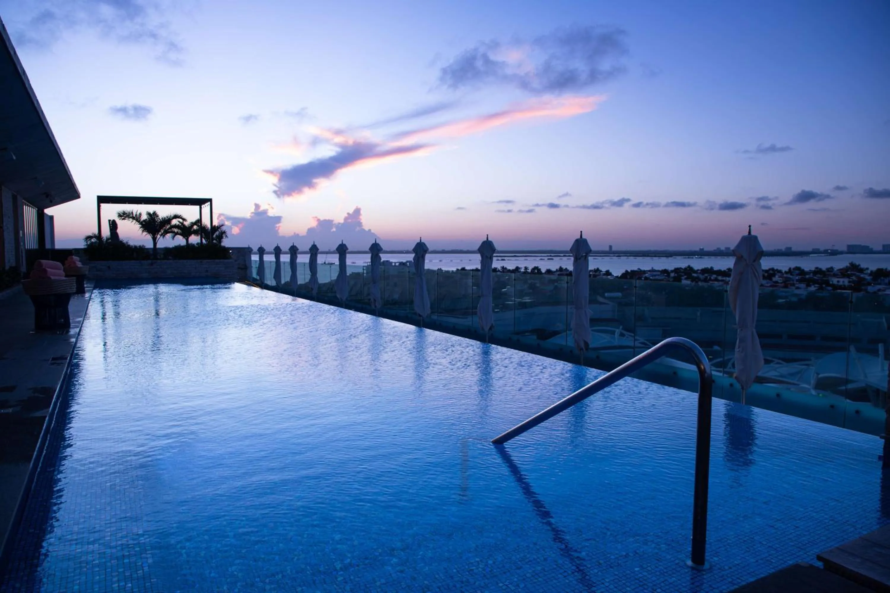 Pool view in Canopy By Hilton Cancun La Isla