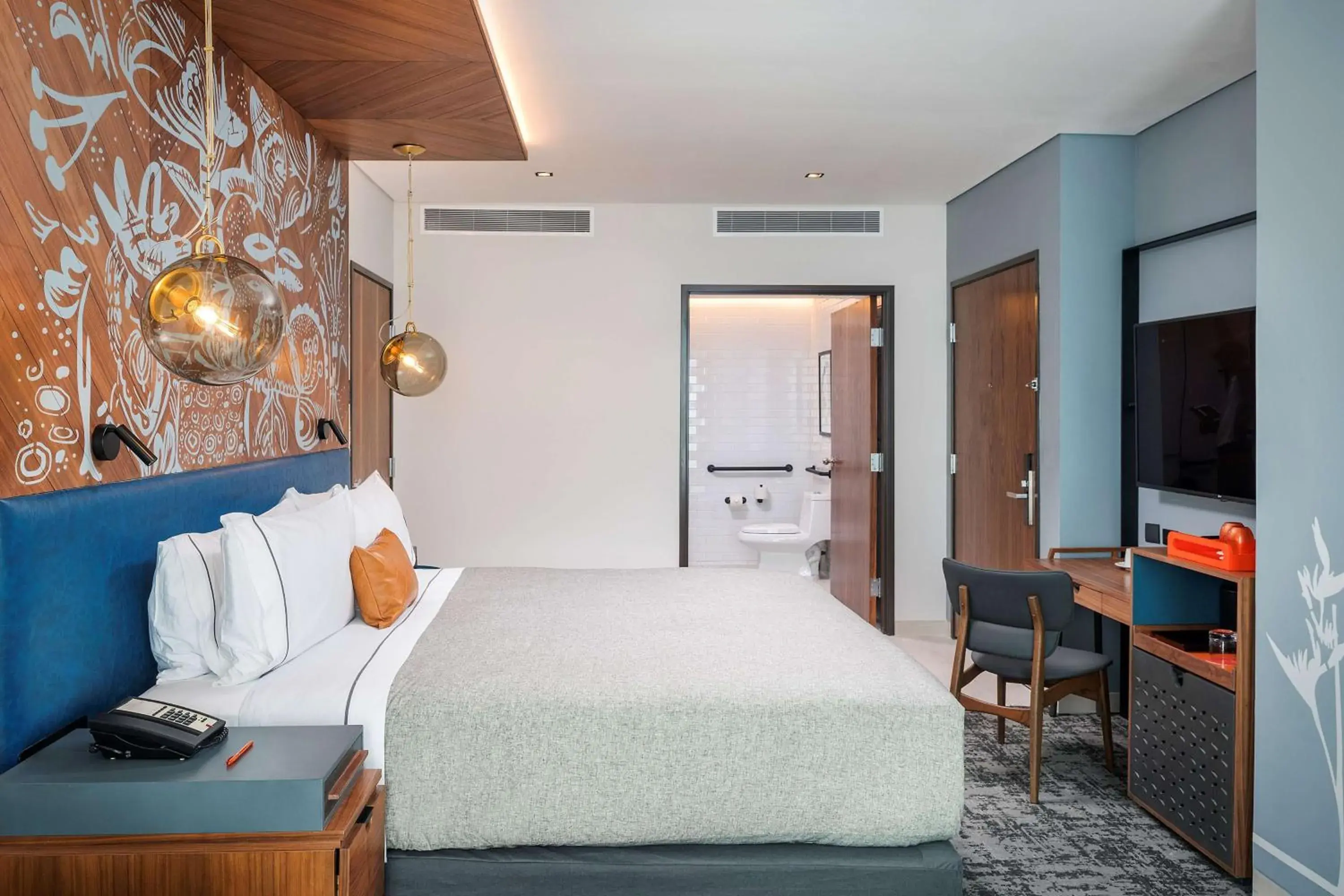 King Room with Mobility and Hearing Access/Non-Smoking in Canopy By Hilton Cancun La Isla King Room with Mobility and Hearing Access/Non-Smoking in Canopy By Hilton Cancun La Isla