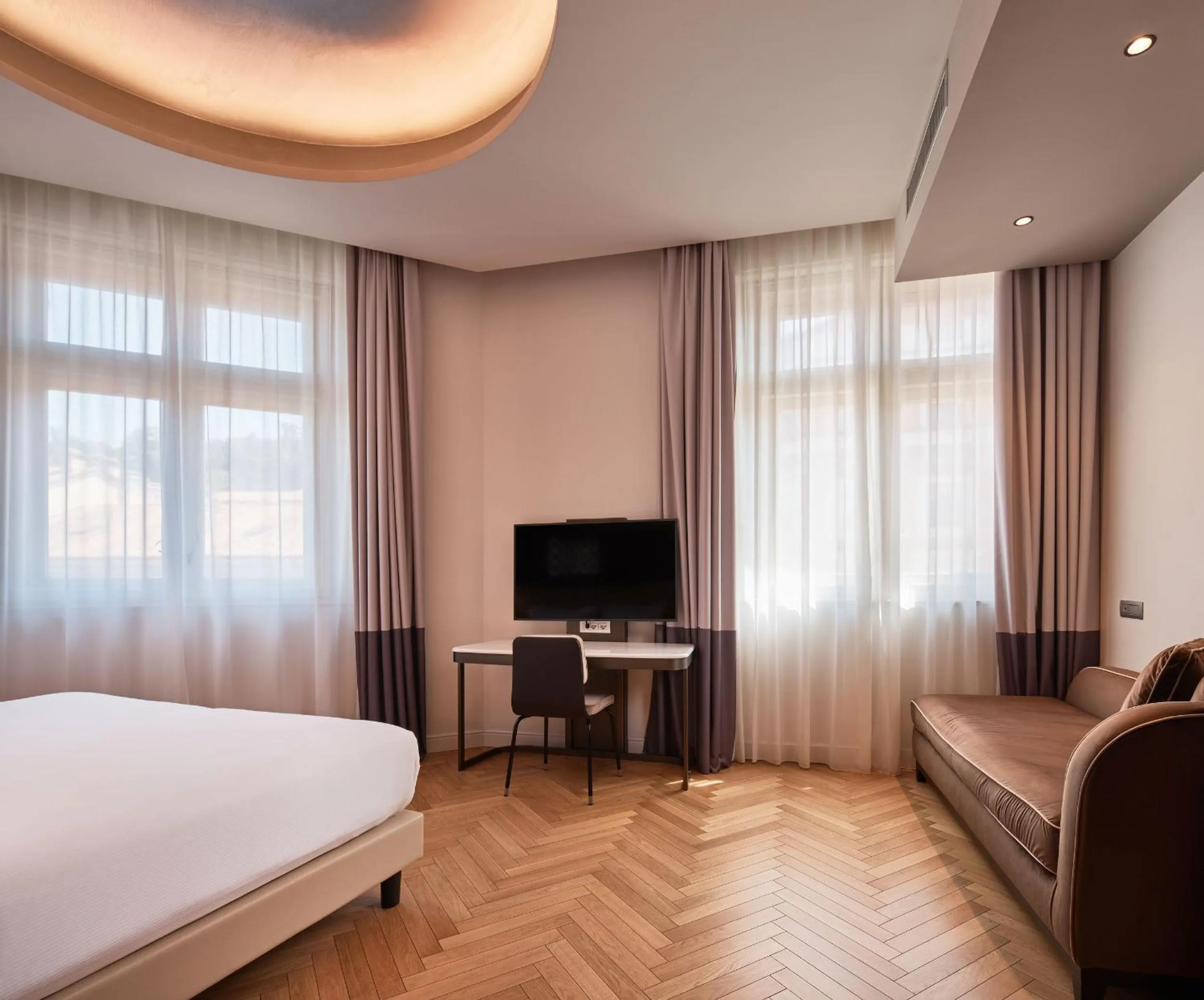 Bedroom, Bed in DoubleTree By Hilton Trieste