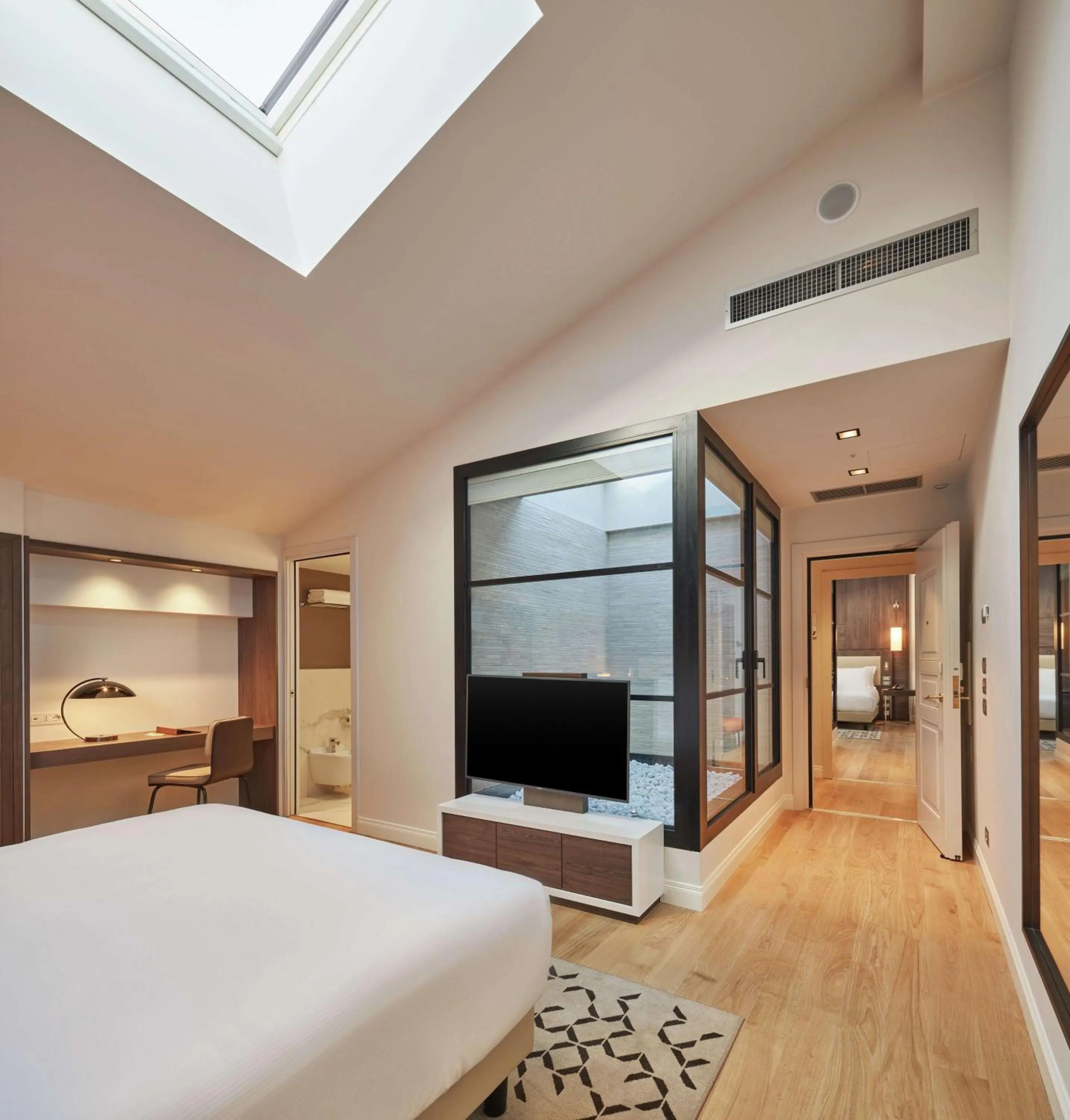 Bedroom, Bed in DoubleTree By Hilton Trieste